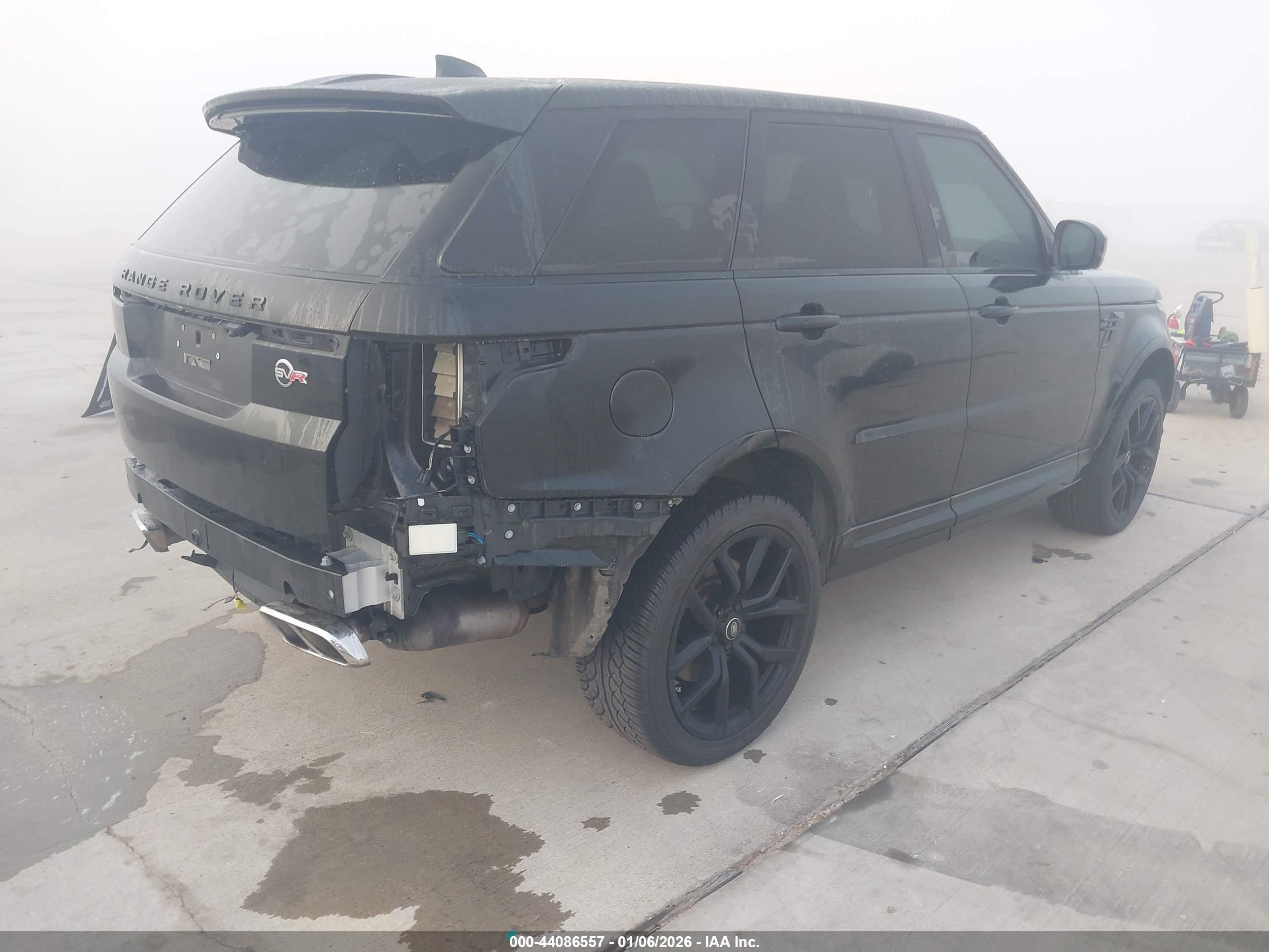LAND ROVER image 4