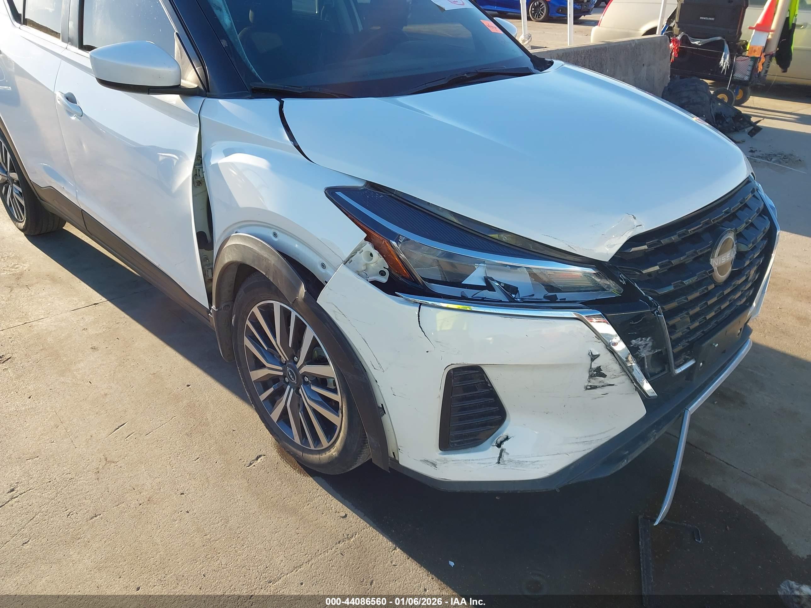 NISSAN KICKS image 6