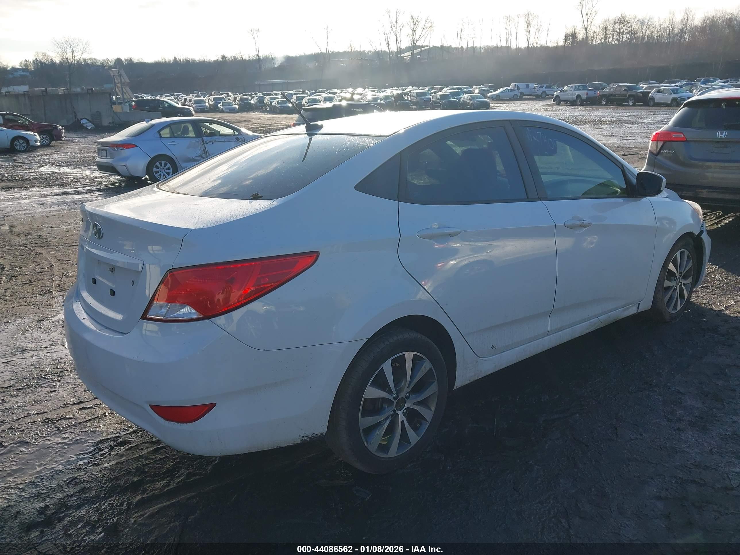 HYUNDAI ACCENT image 4
