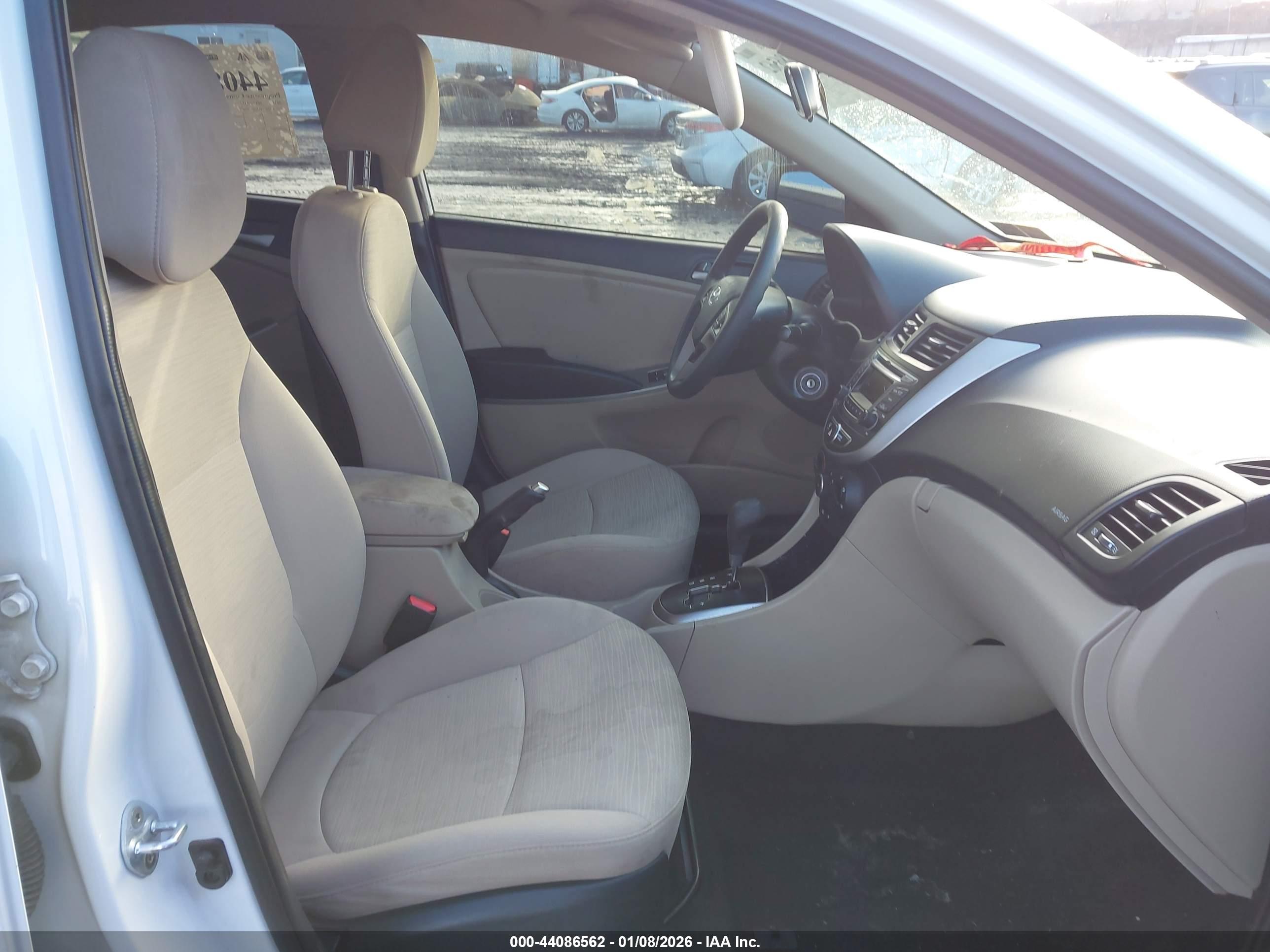 HYUNDAI ACCENT image 5
