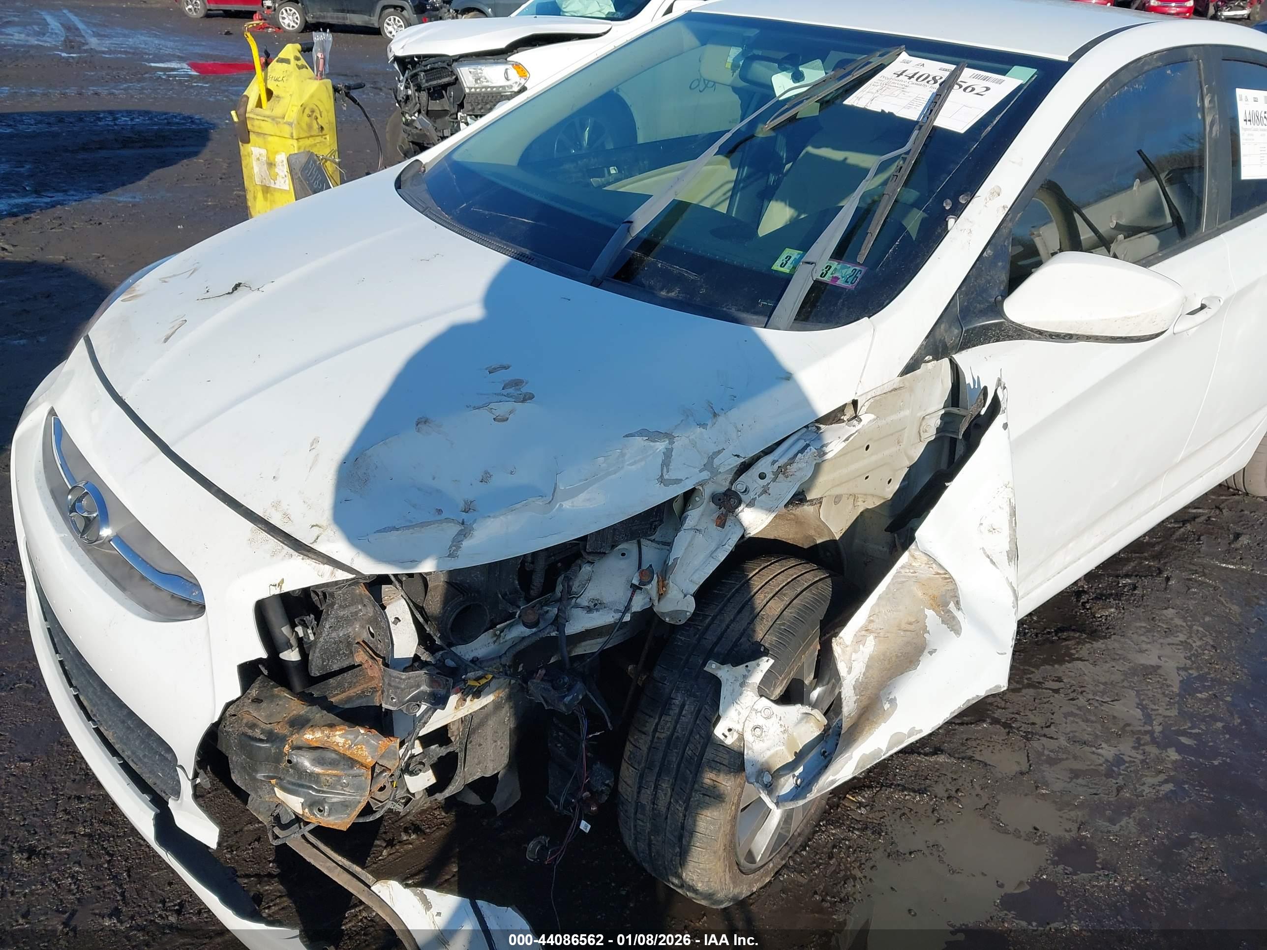 HYUNDAI ACCENT image 6
