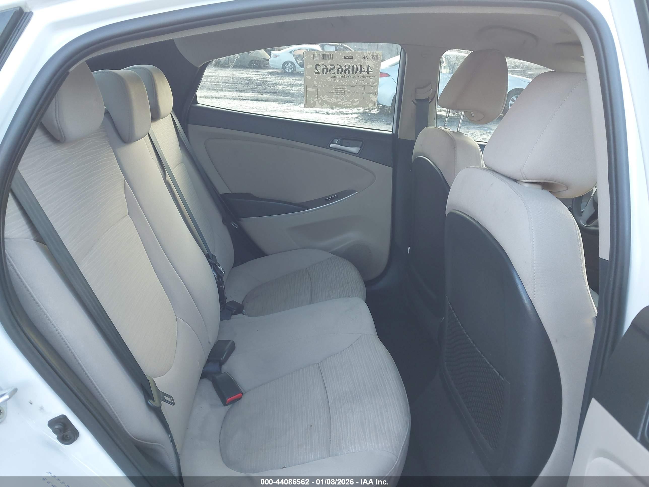 HYUNDAI ACCENT image 8
