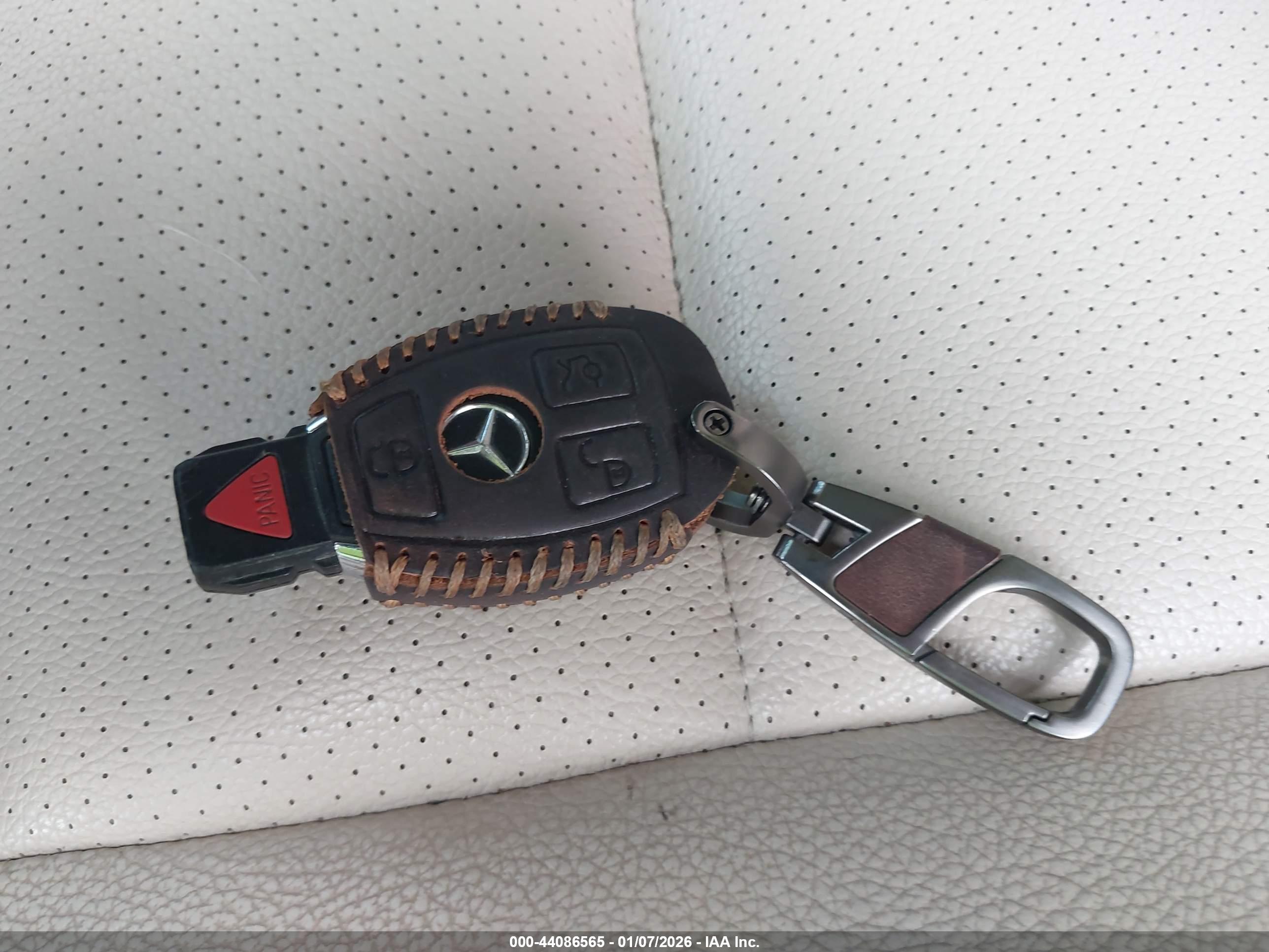 MERCEDES-BENZ GLK image 11