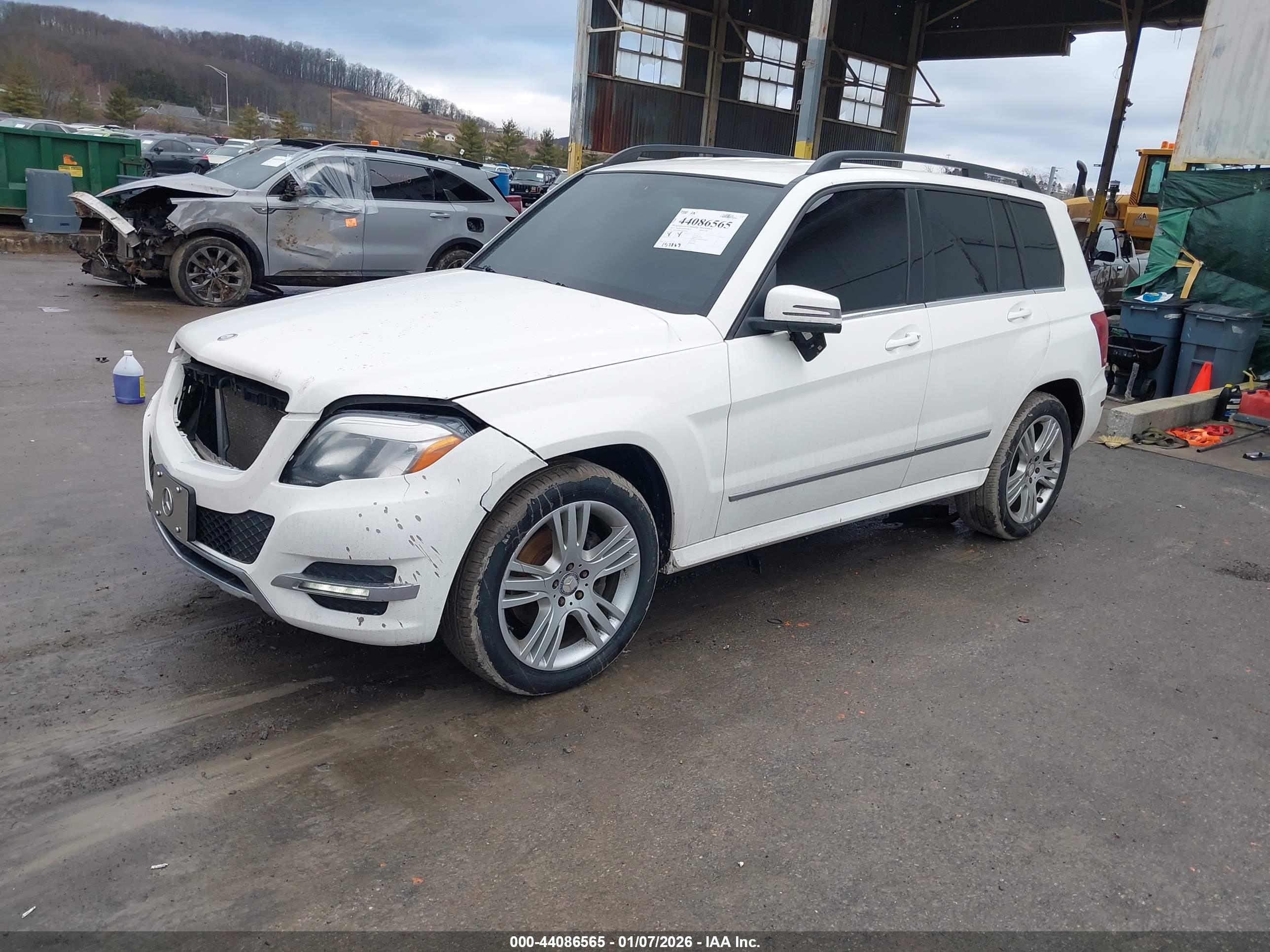 MERCEDES-BENZ GLK image 2