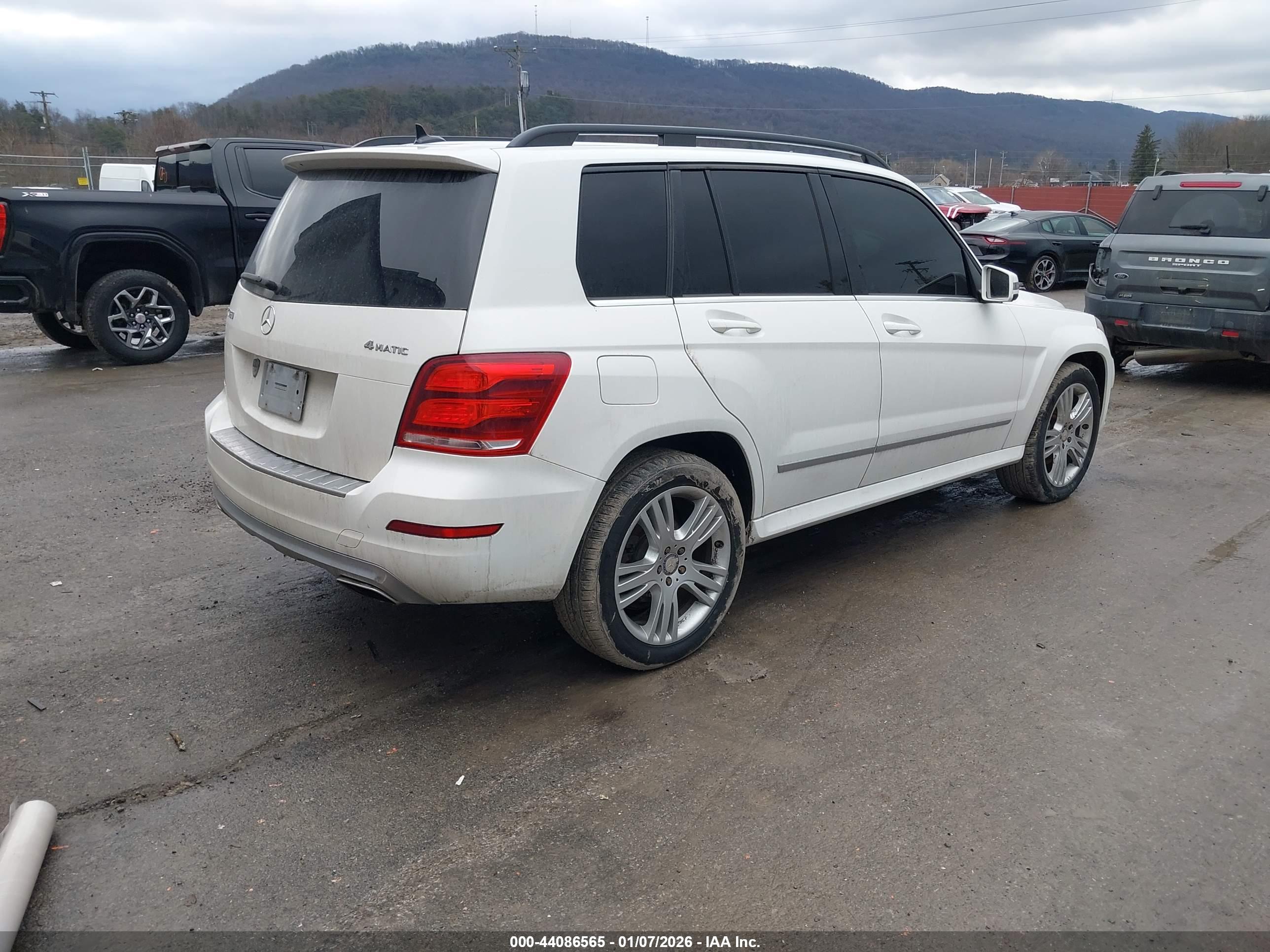 MERCEDES-BENZ GLK image 4