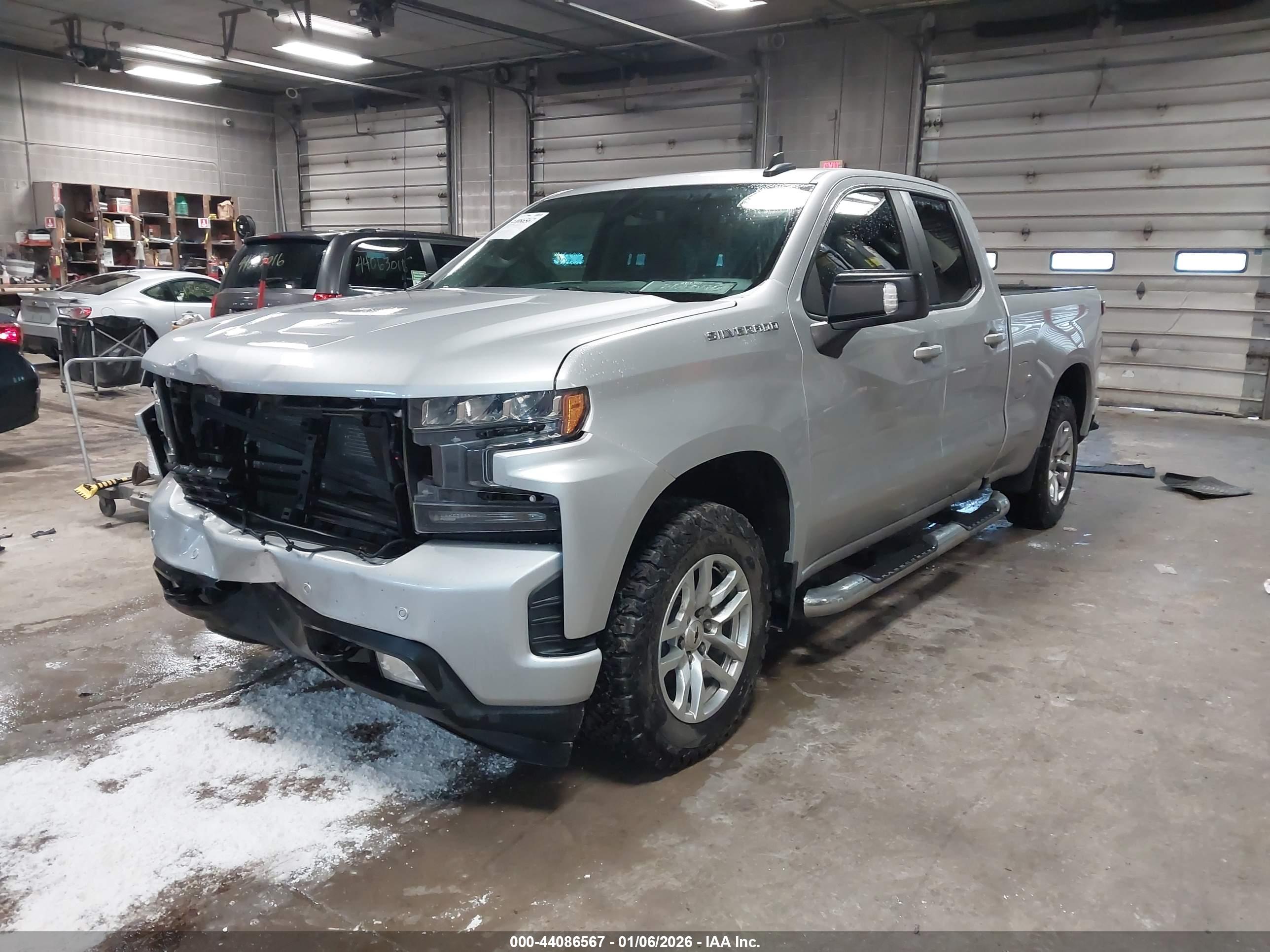CHEVROLET SILVERADO image 2