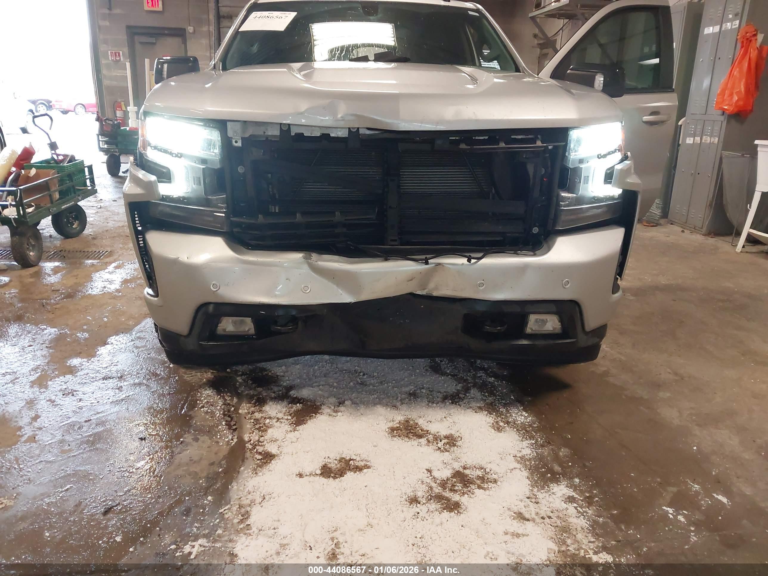 CHEVROLET SILVERADO image 6