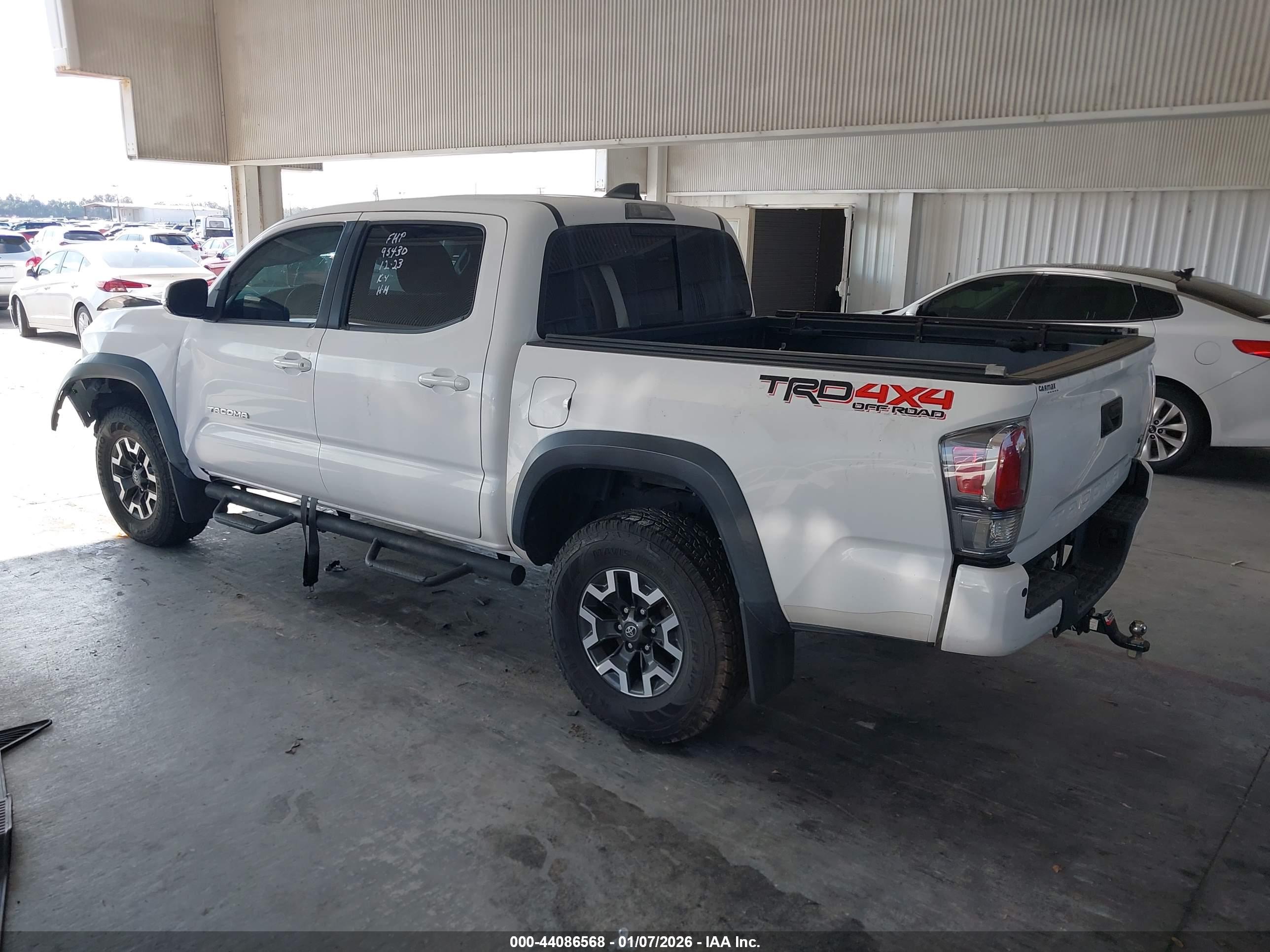TOYOTA TACOMA image 3