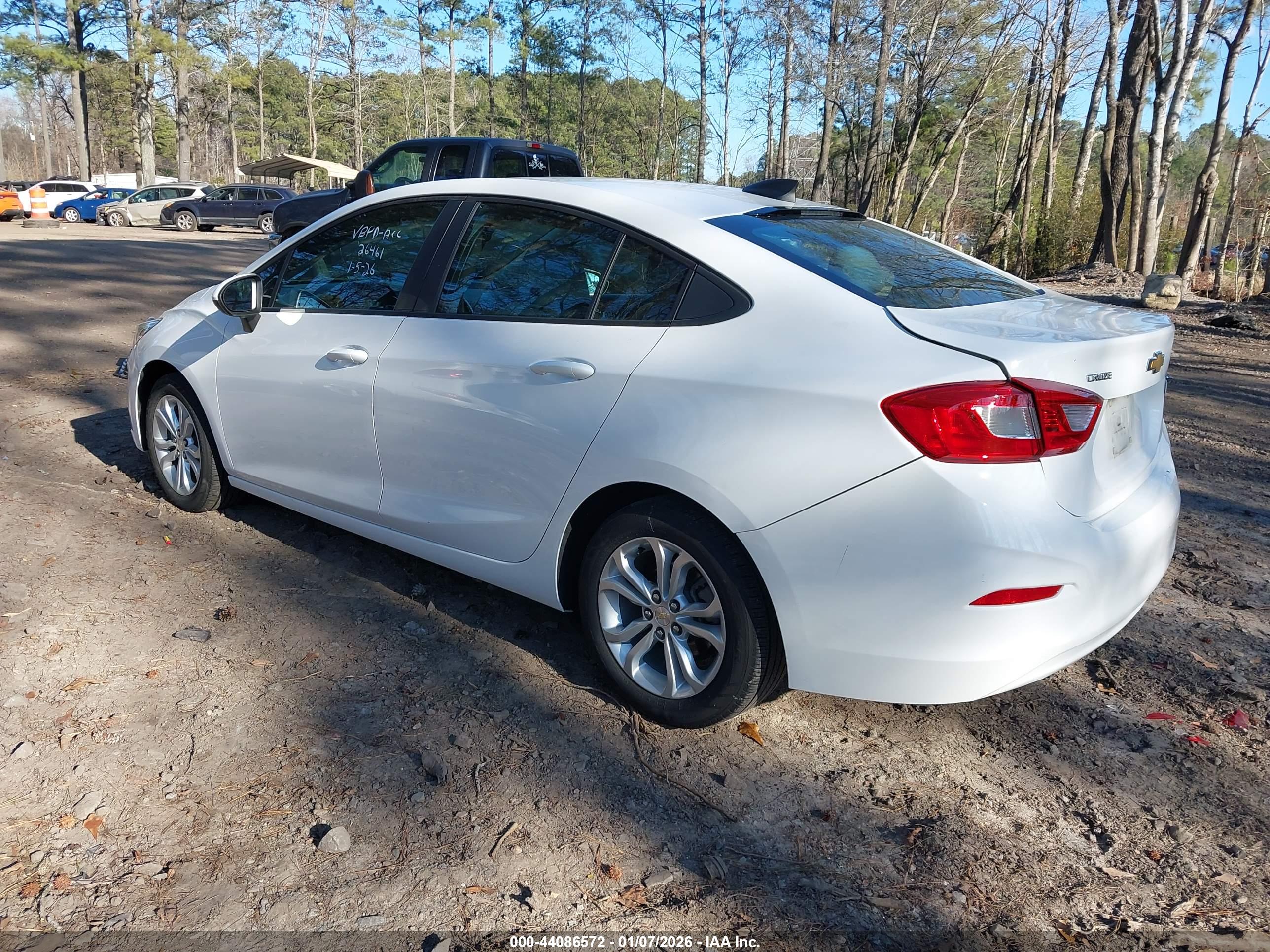 CHEVROLET CRUZE image 3