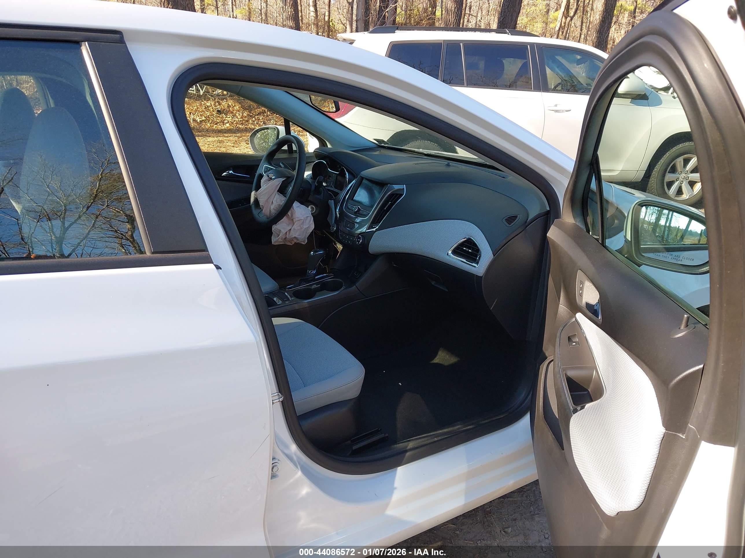 CHEVROLET CRUZE image 5