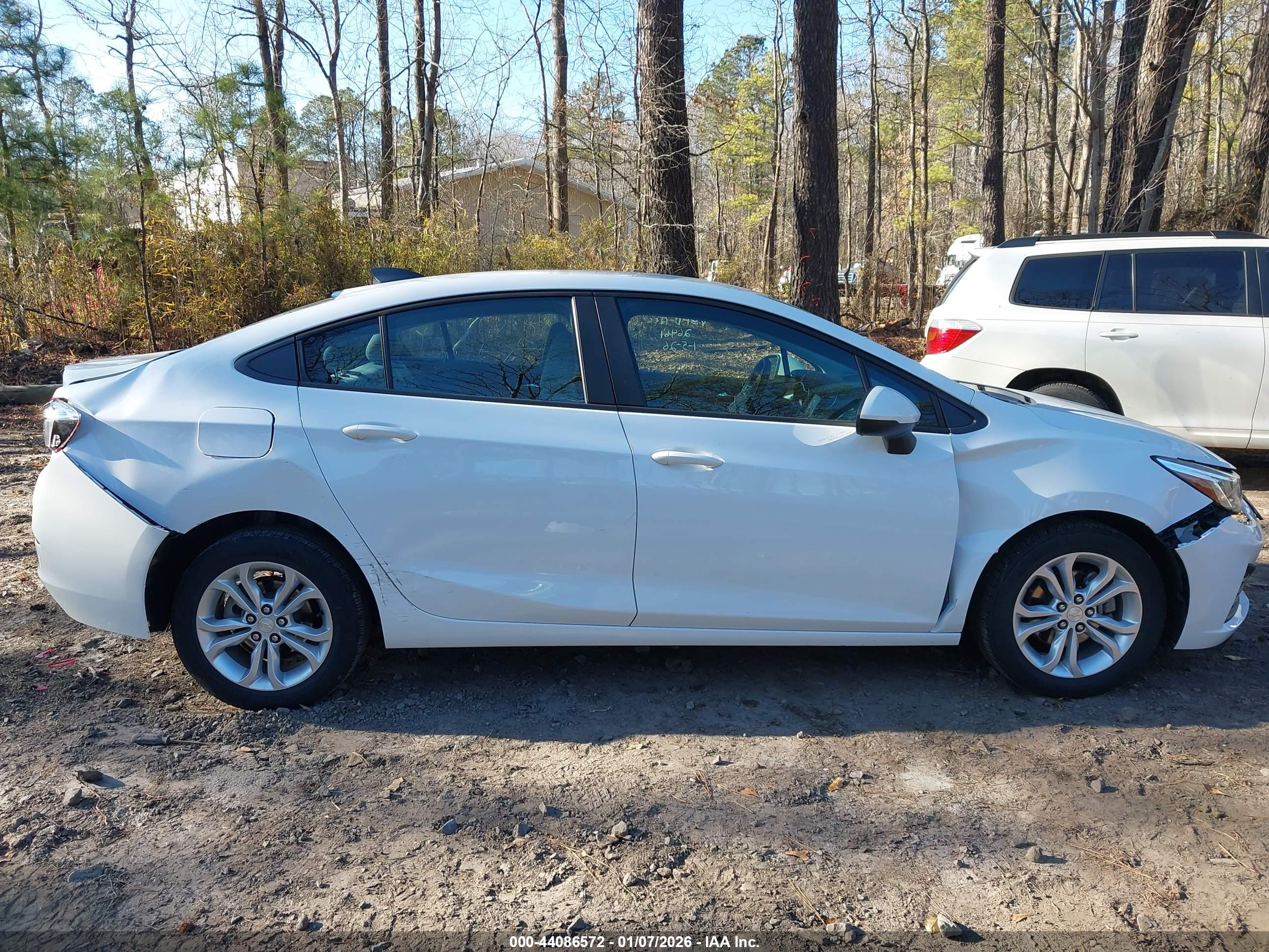 CHEVROLET CRUZE image 6