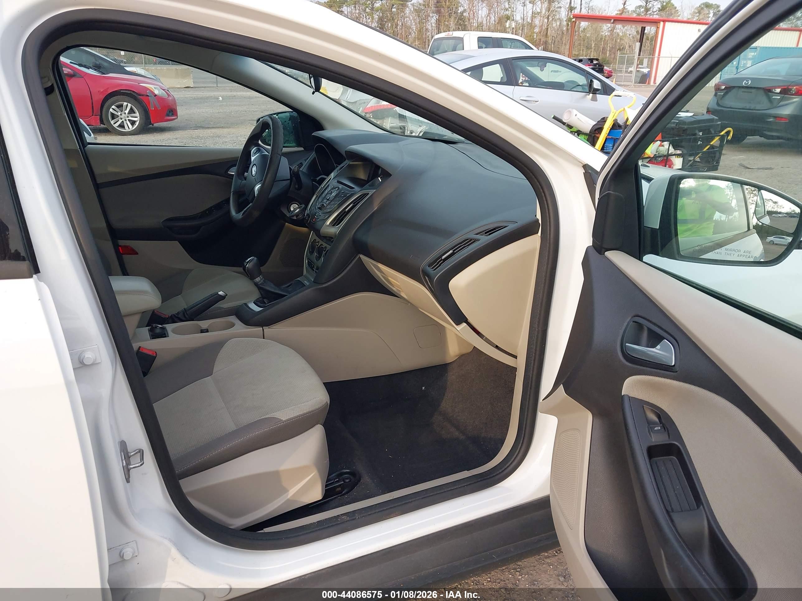 FORD FOCUS image 5