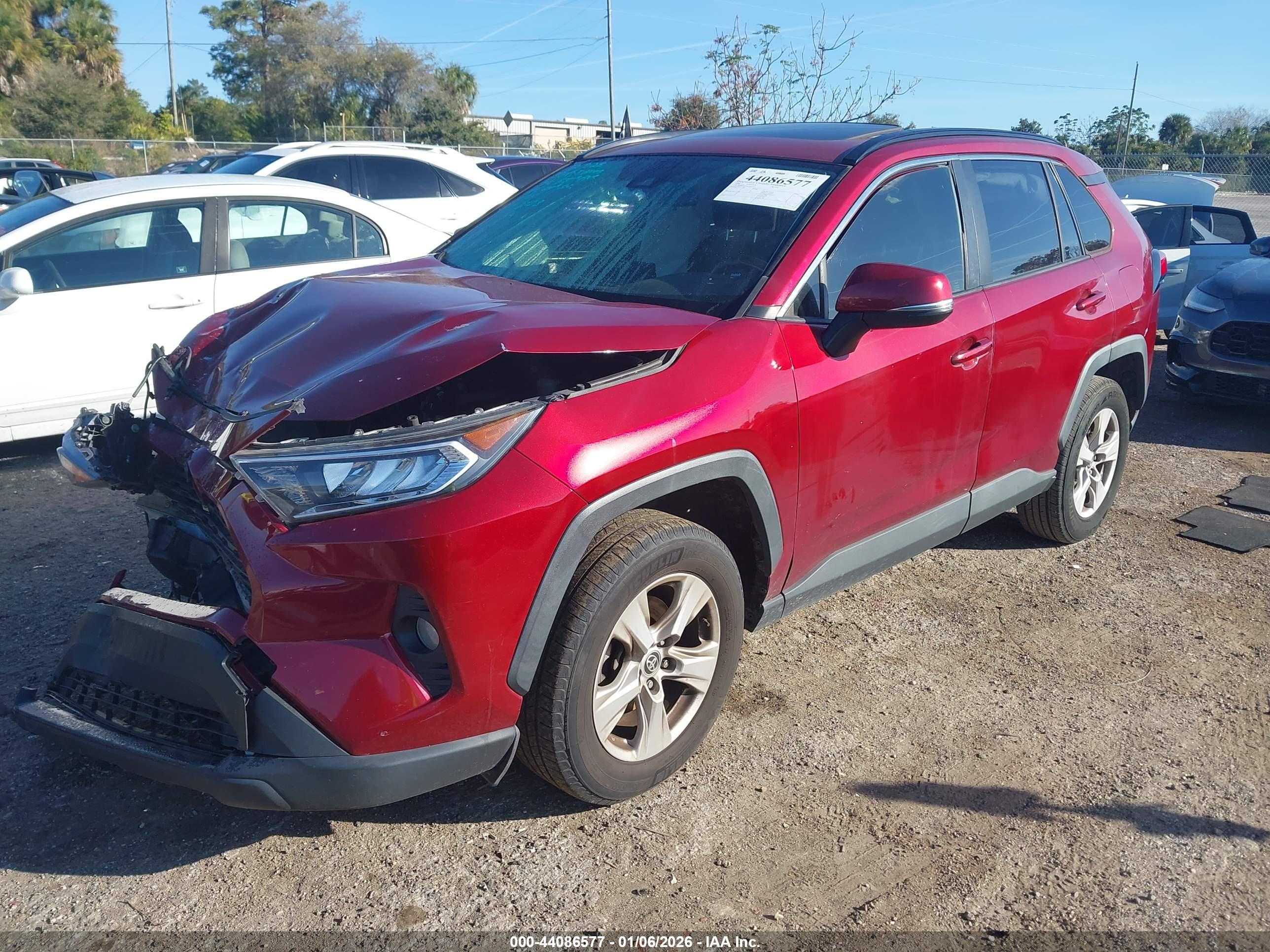 TOYOTA RAV4 image 2