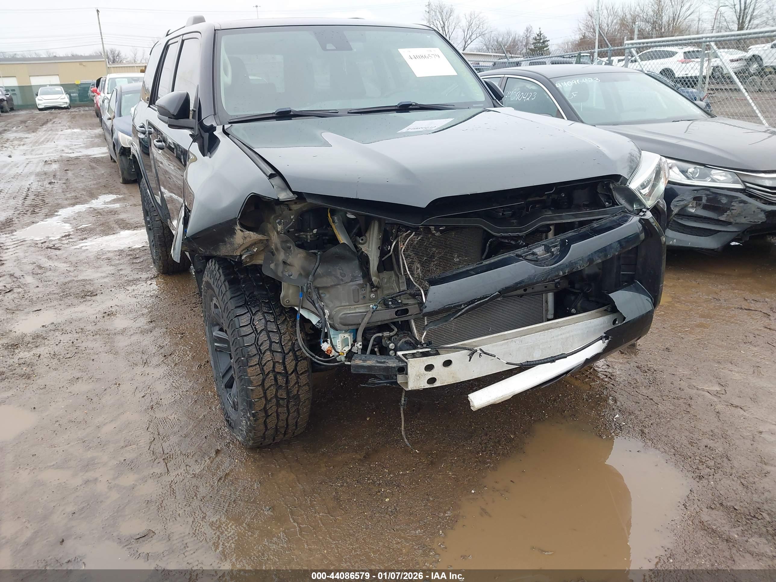 TOYOTA 4RUNNER image 6