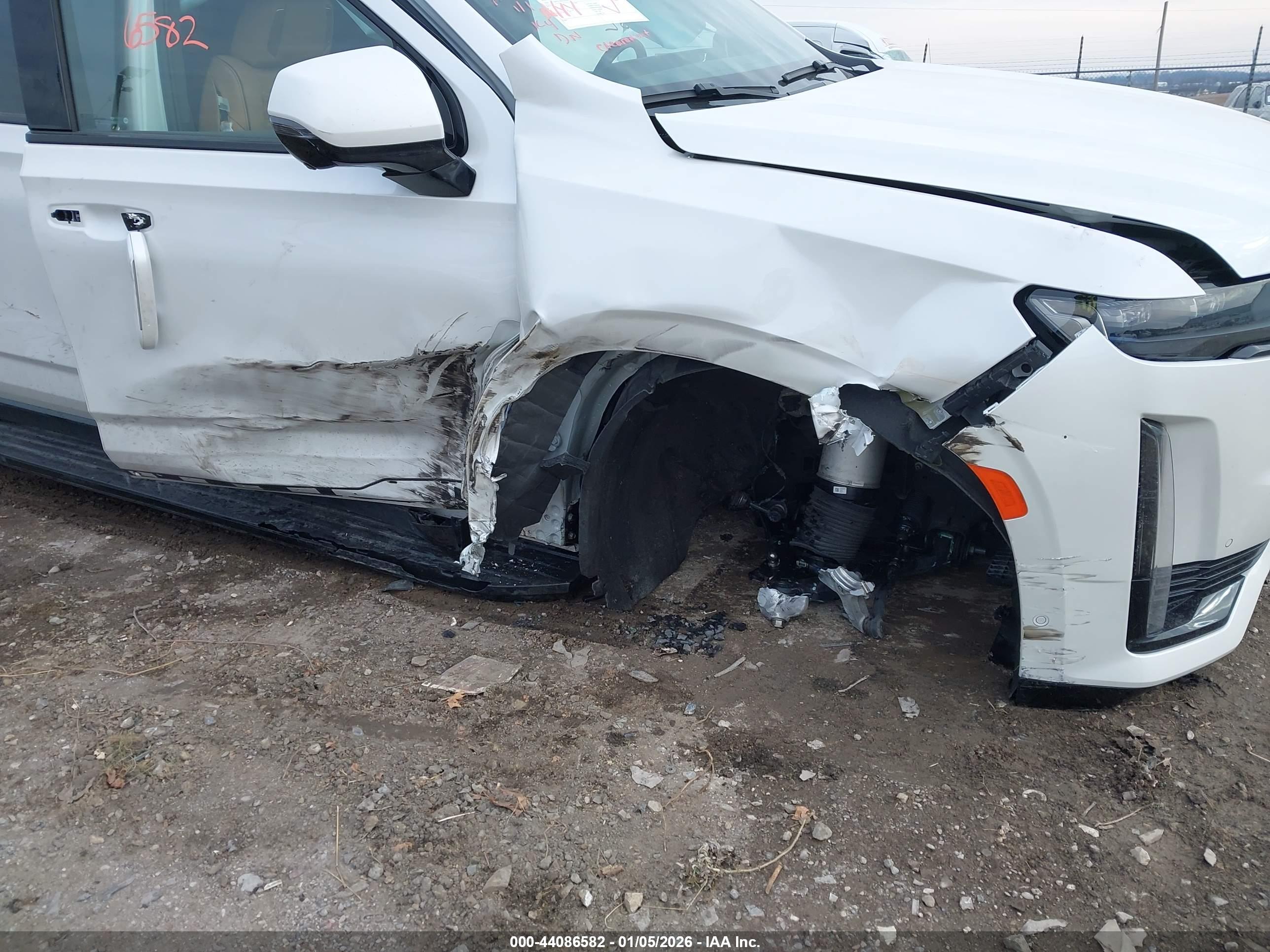 CADILLAC ESCALADE image 6