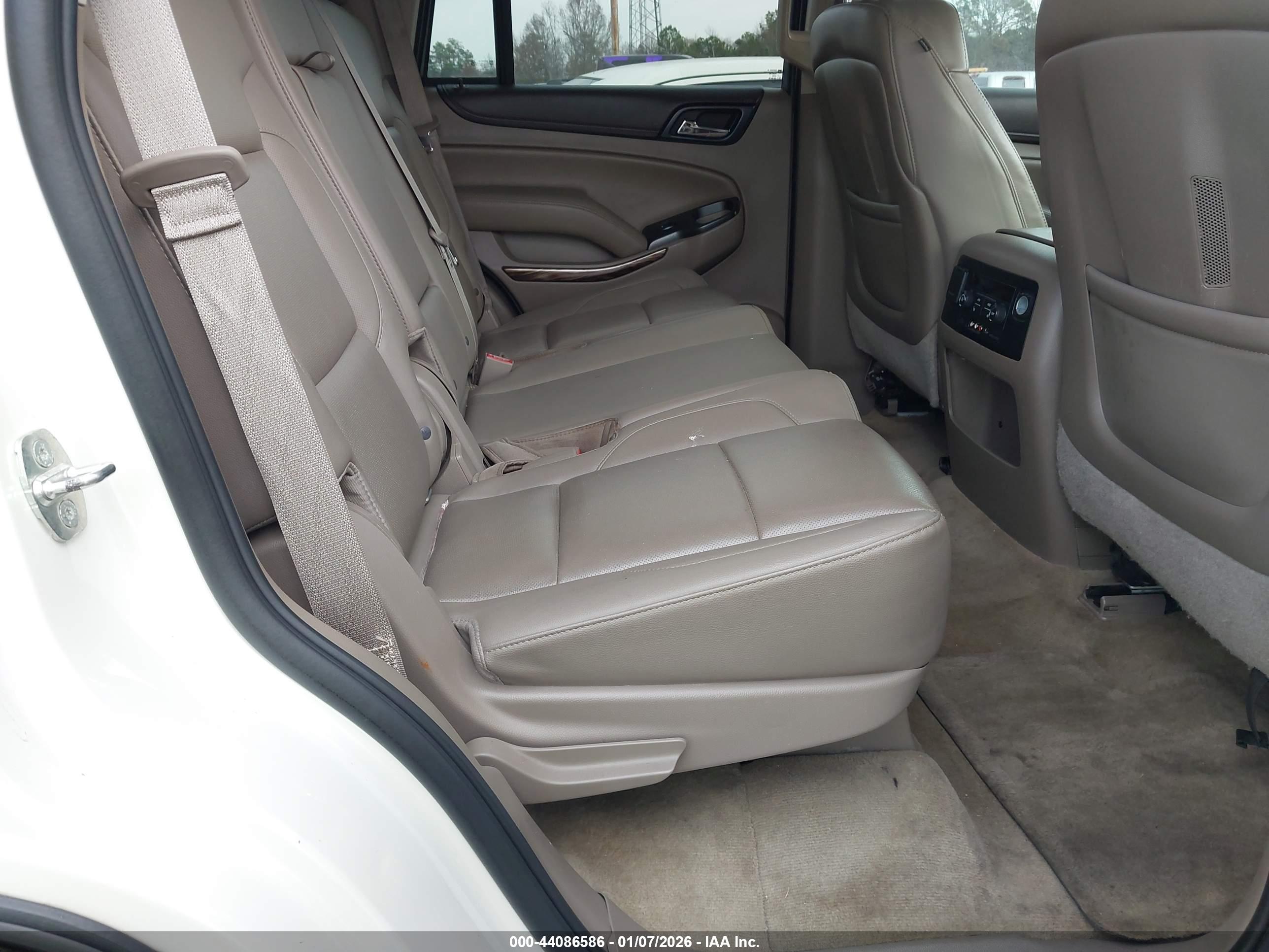 GMC YUKON image 8
