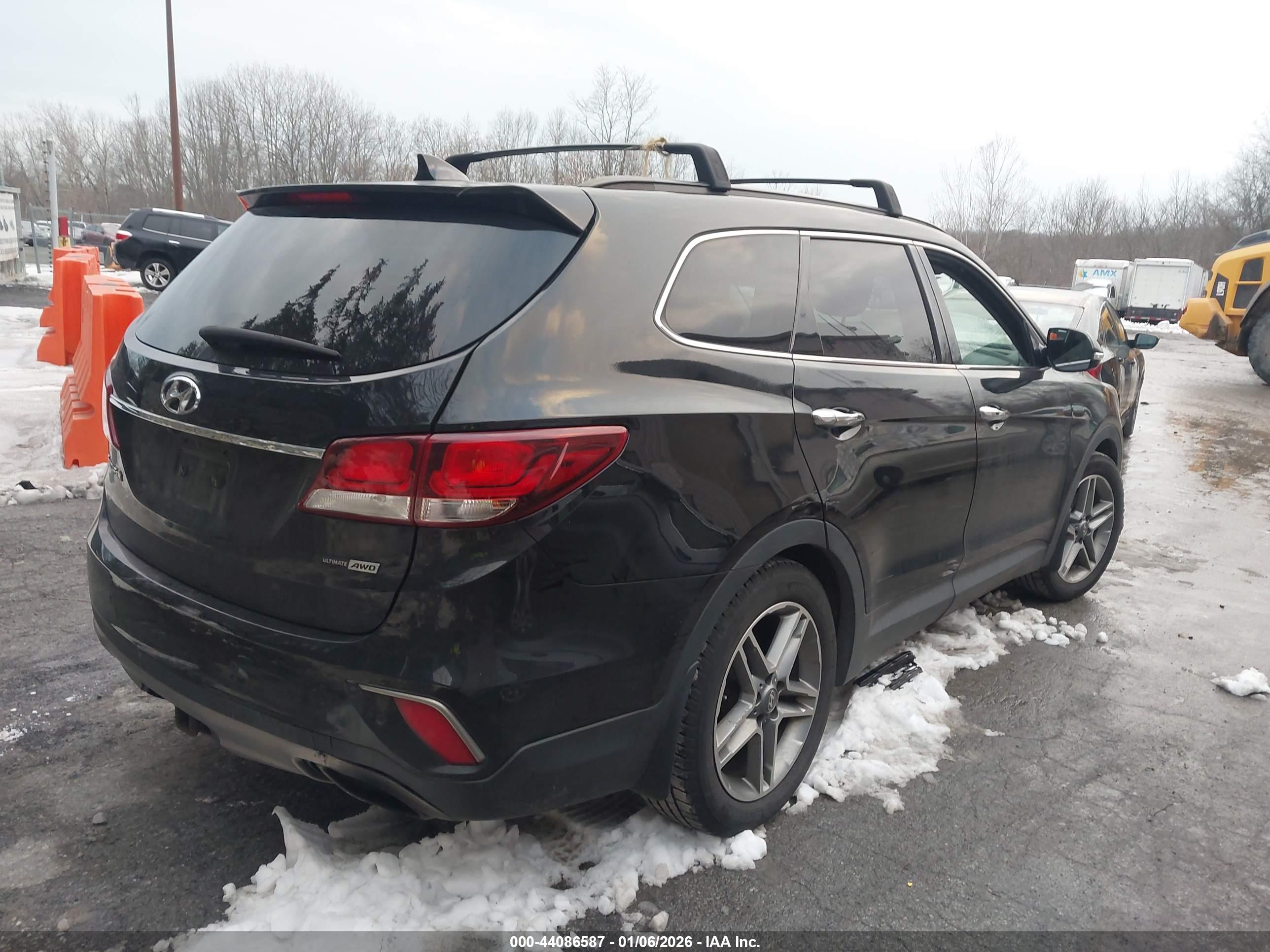 HYUNDAI SANTA image 4