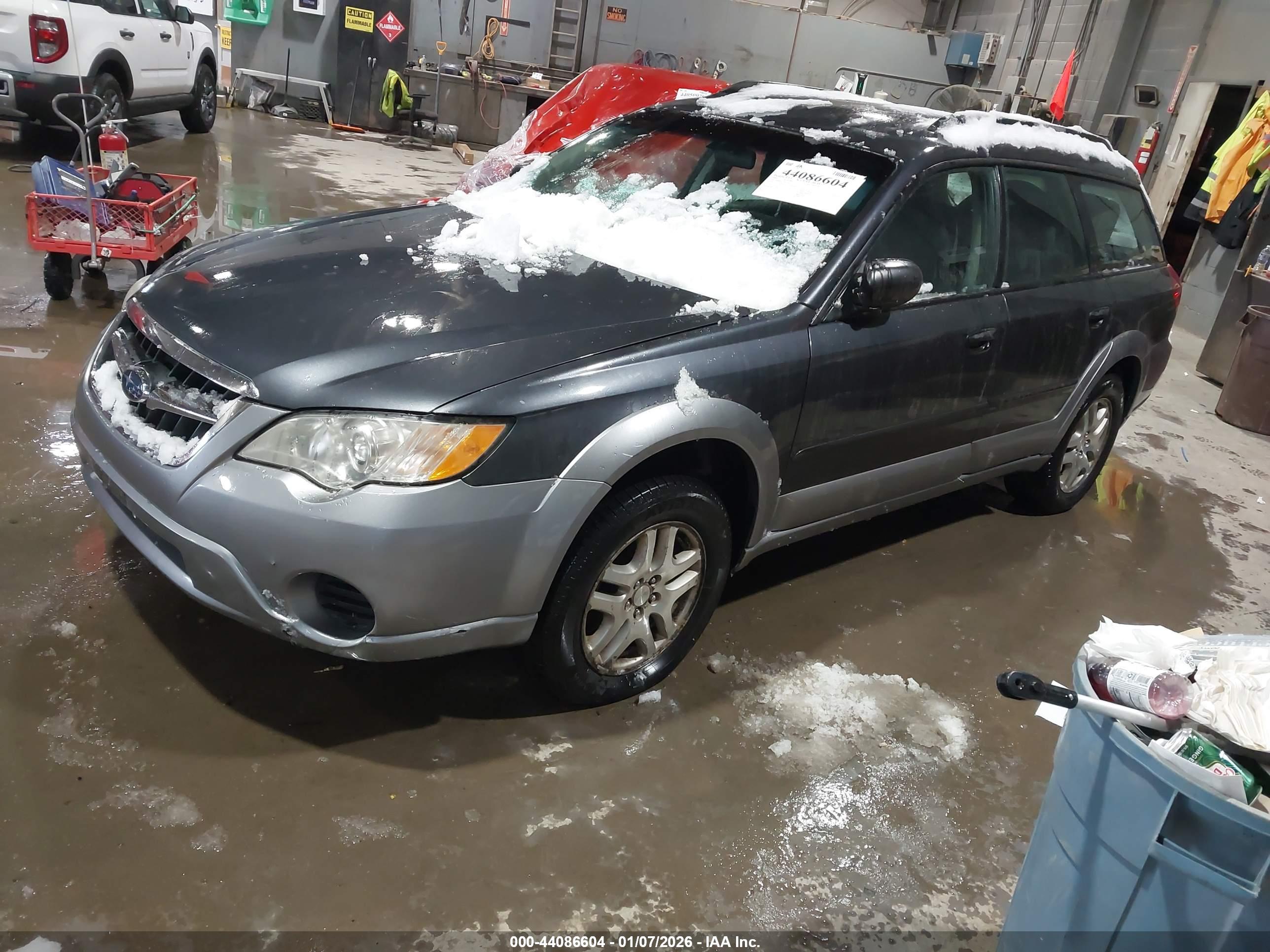 SUBARU OUTBACK image 2
