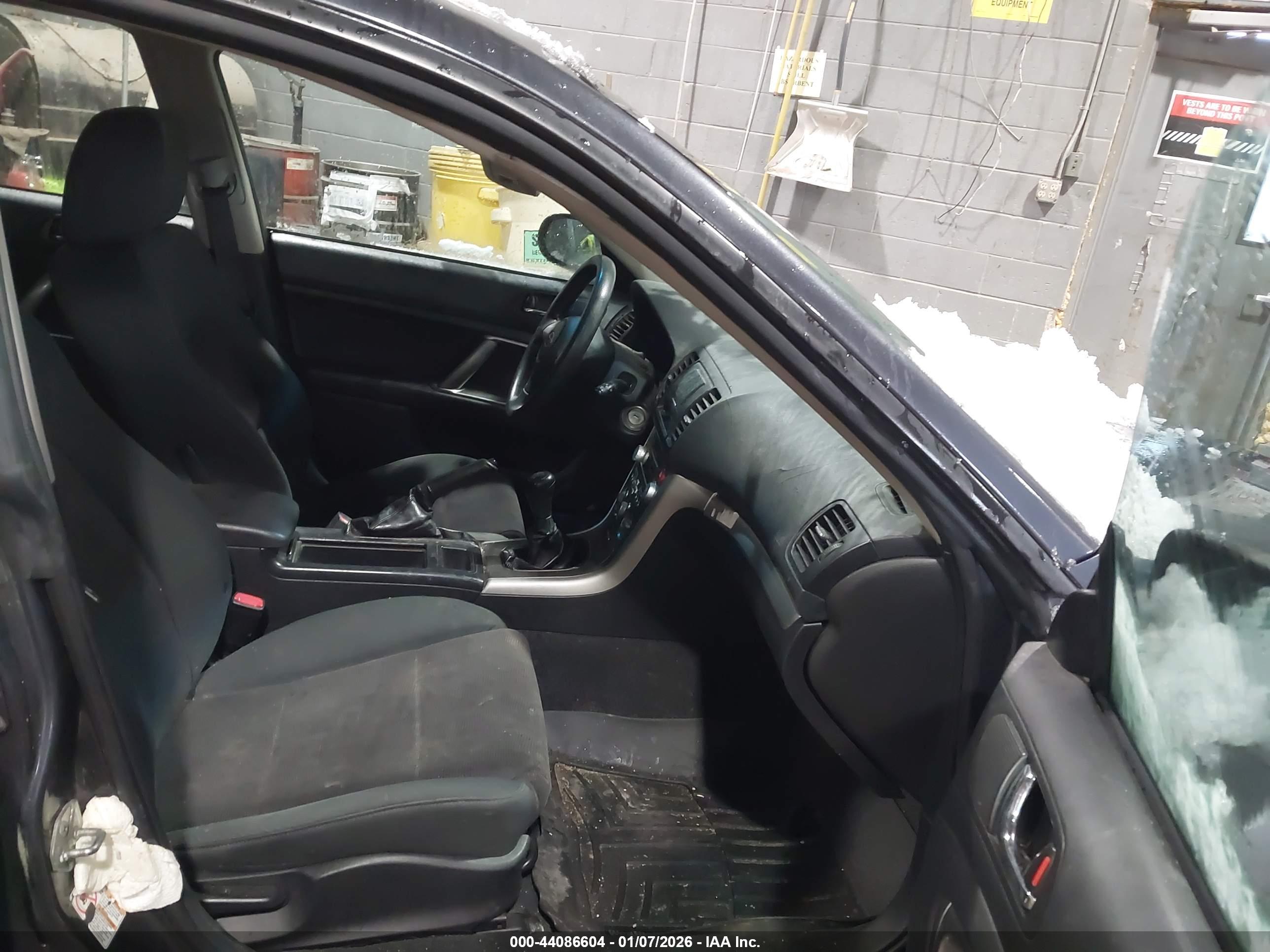 SUBARU OUTBACK image 5