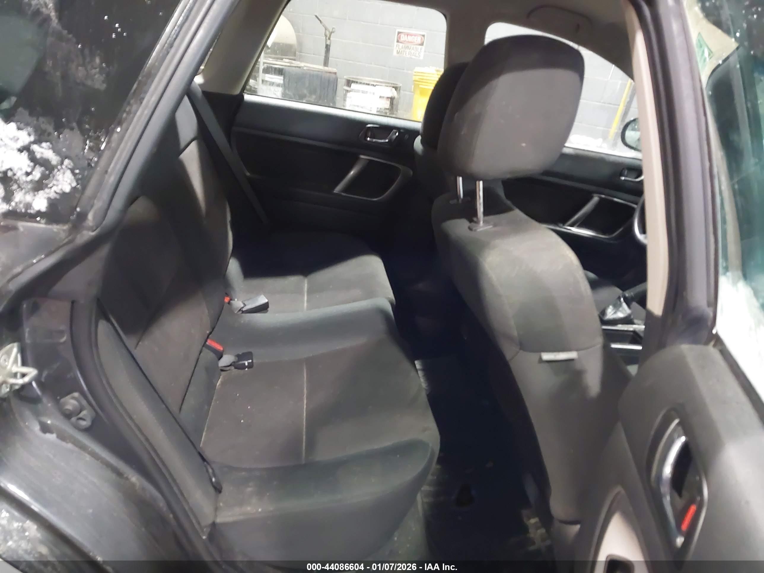 SUBARU OUTBACK image 8
