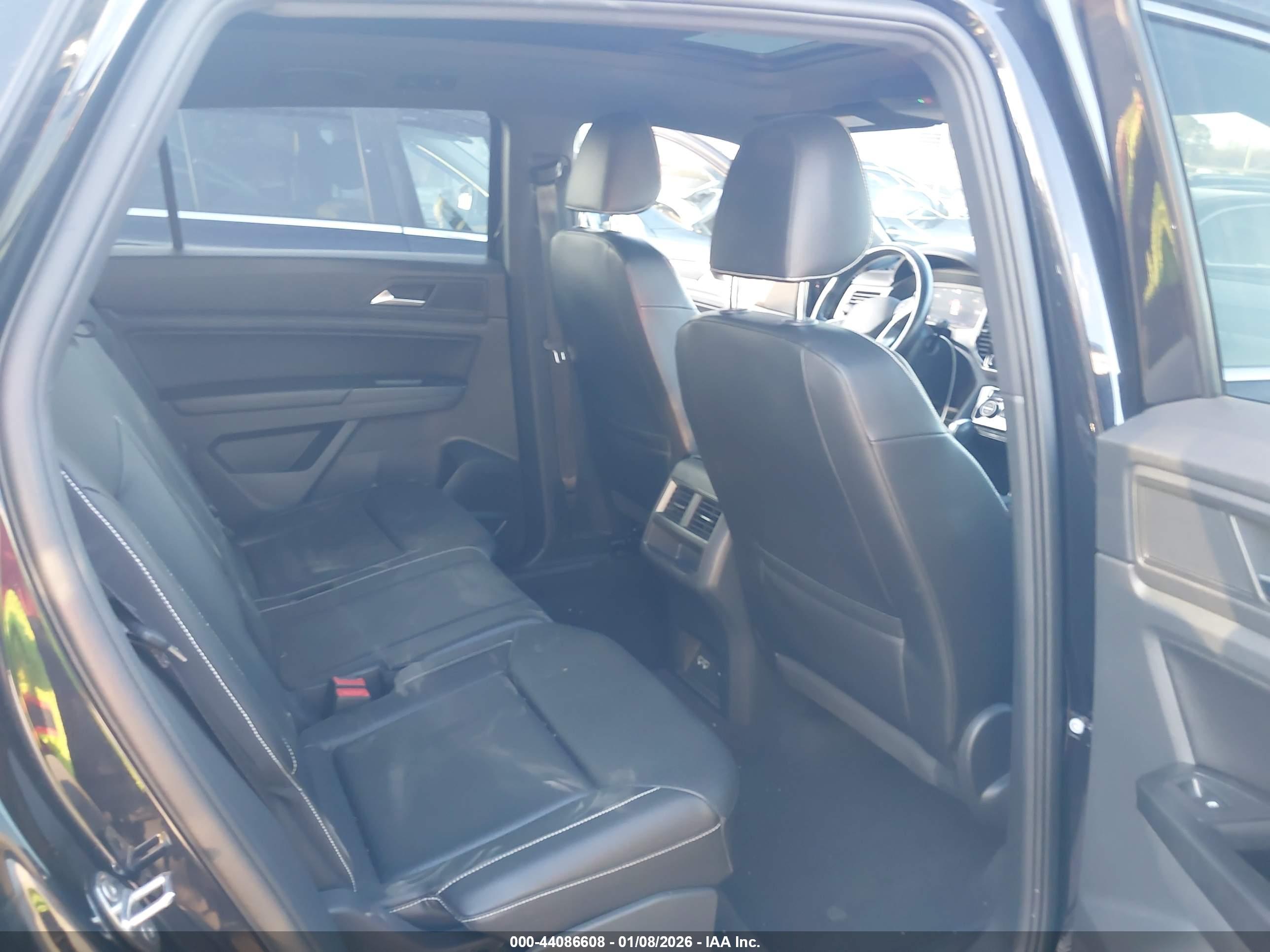VOLKSWAGEN ATLAS image 8