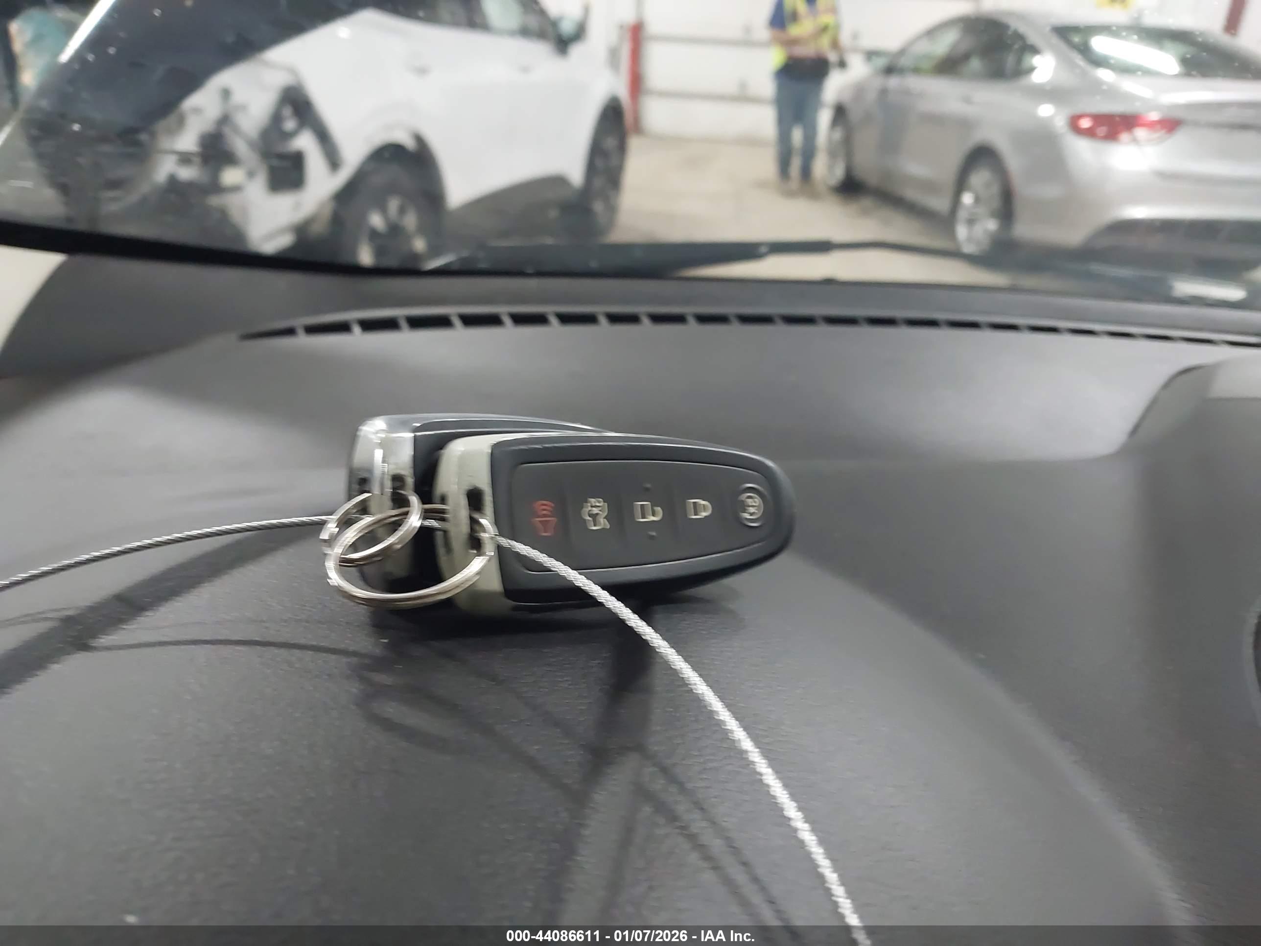 FORD ESCAPE image 11