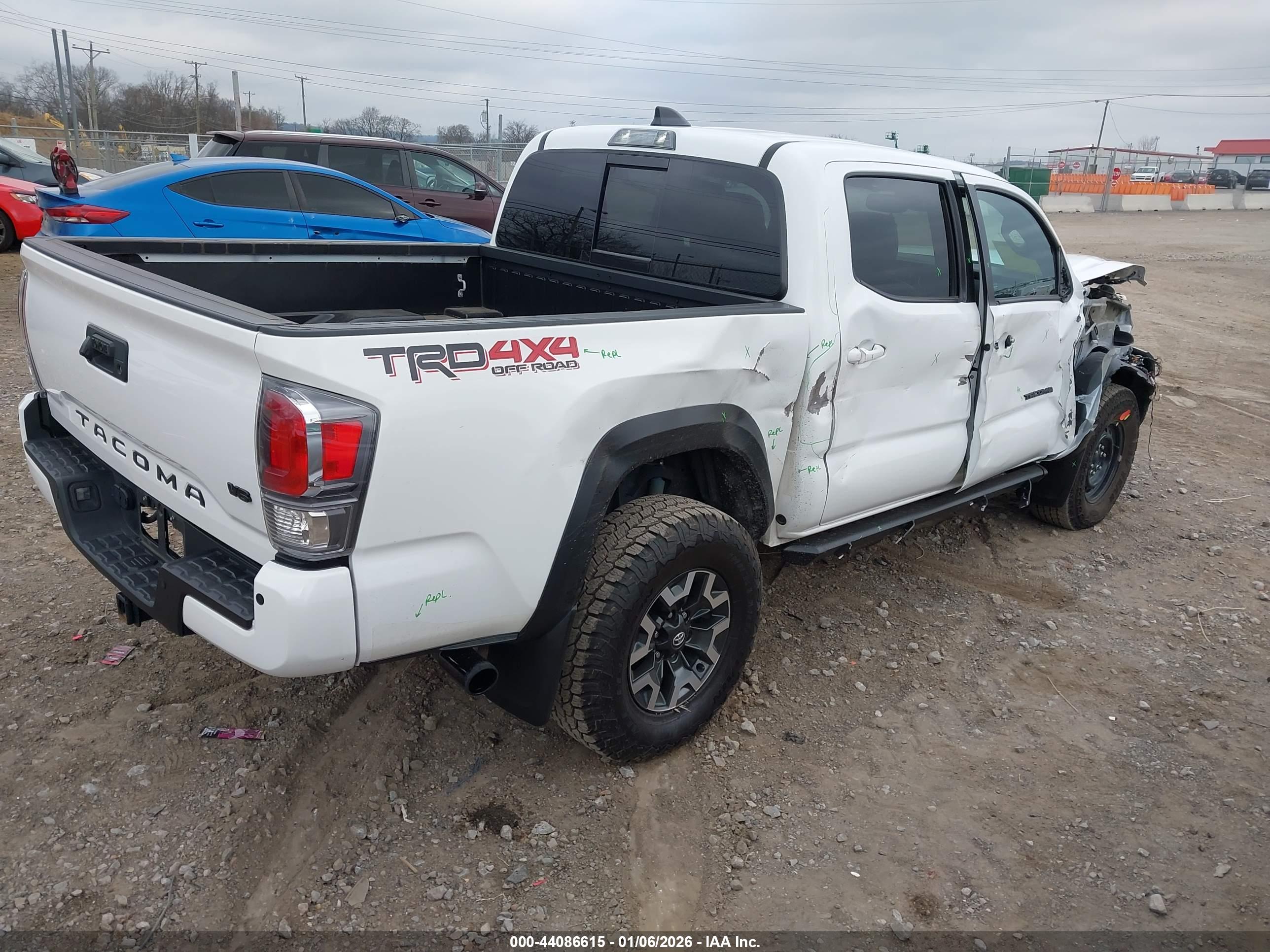 TOYOTA TACOMA image 4