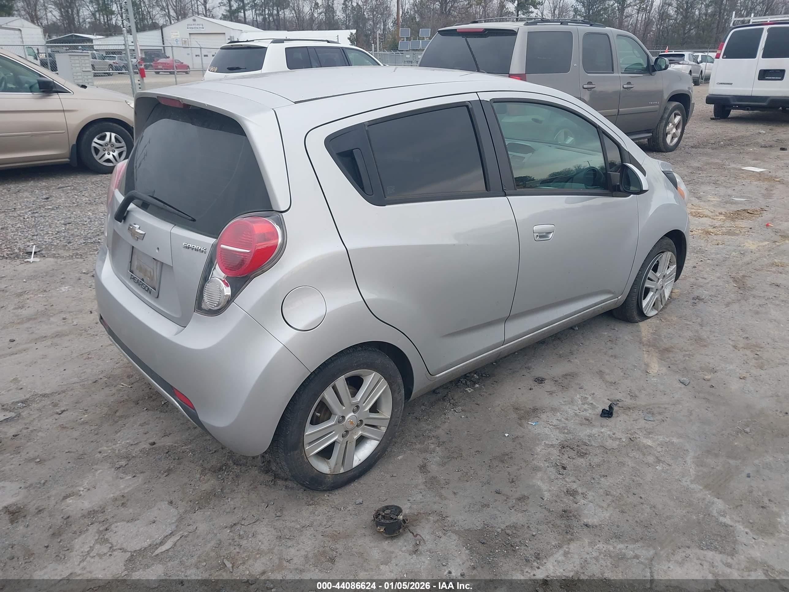 CHEVROLET SPARK image 4