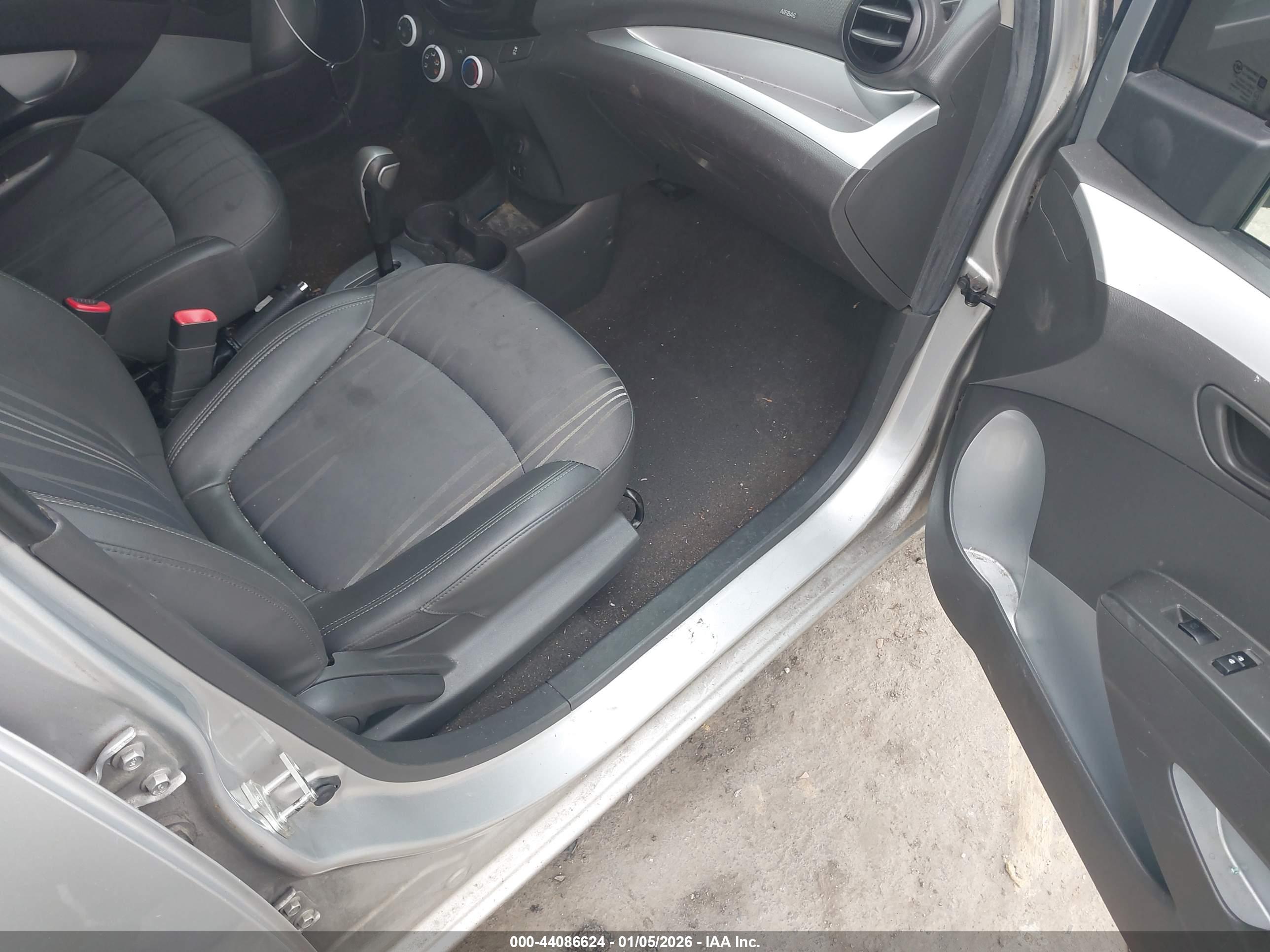 CHEVROLET SPARK image 5