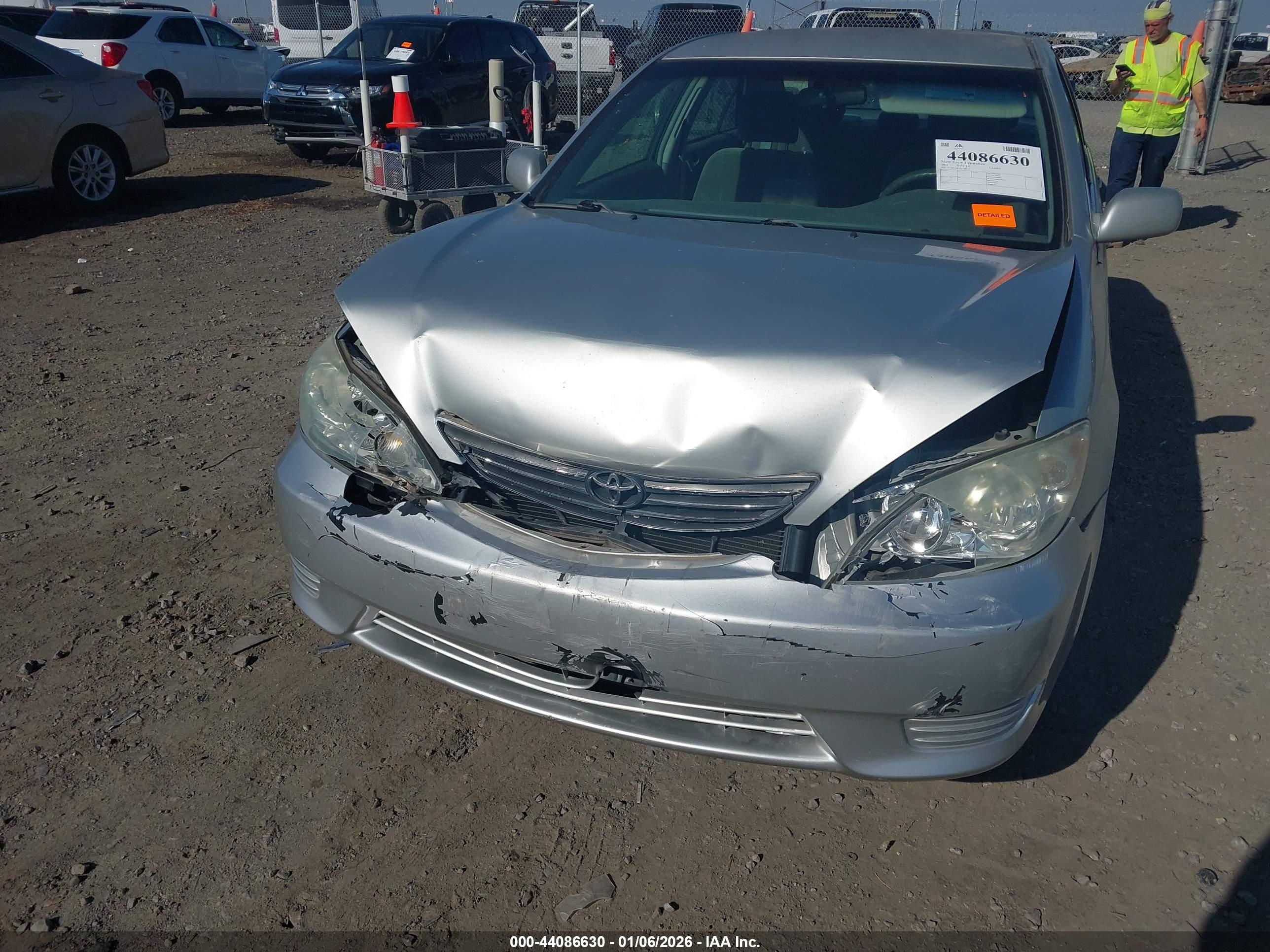 TOYOTA CAMRY image 6