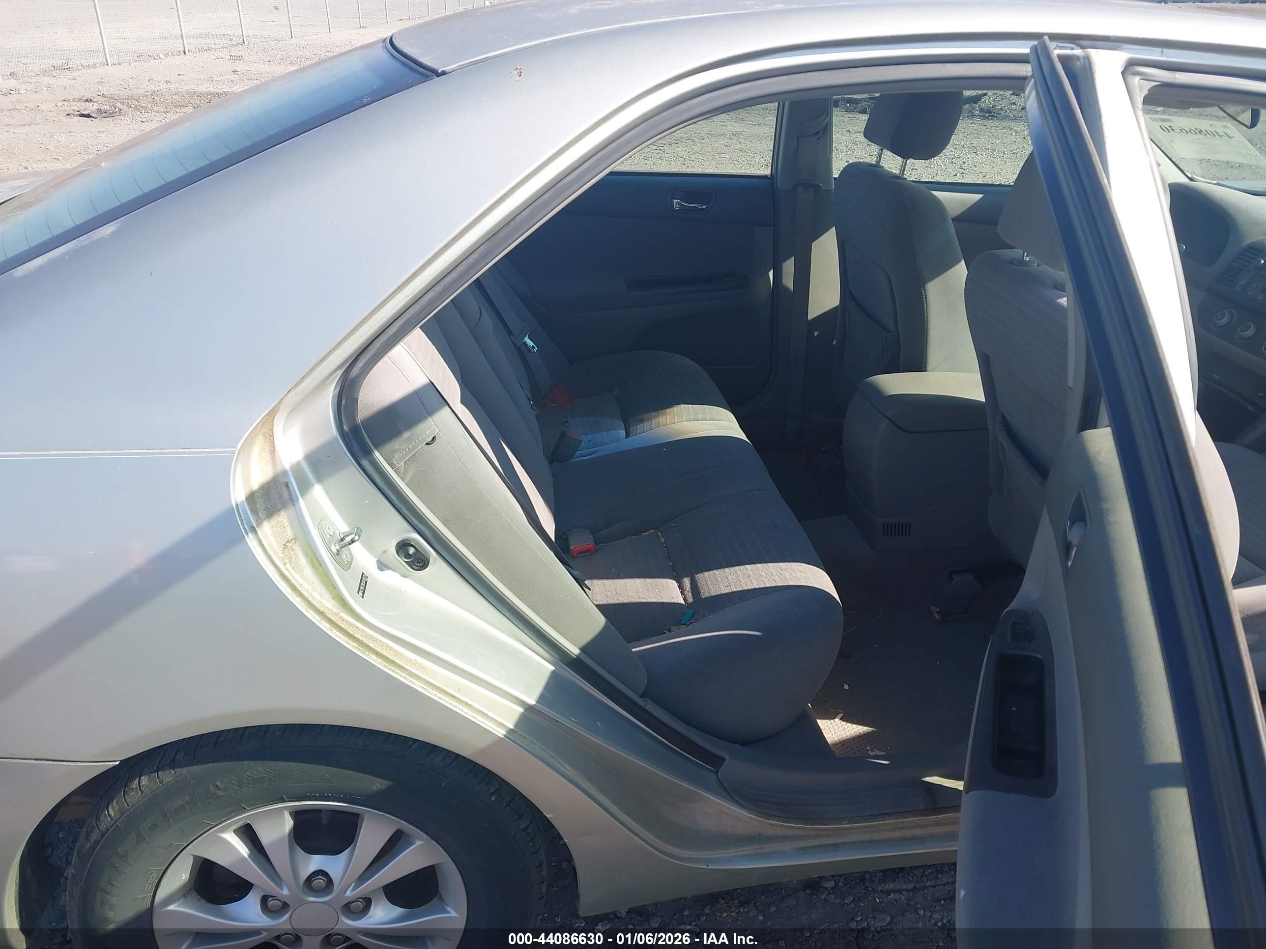 TOYOTA CAMRY image 8