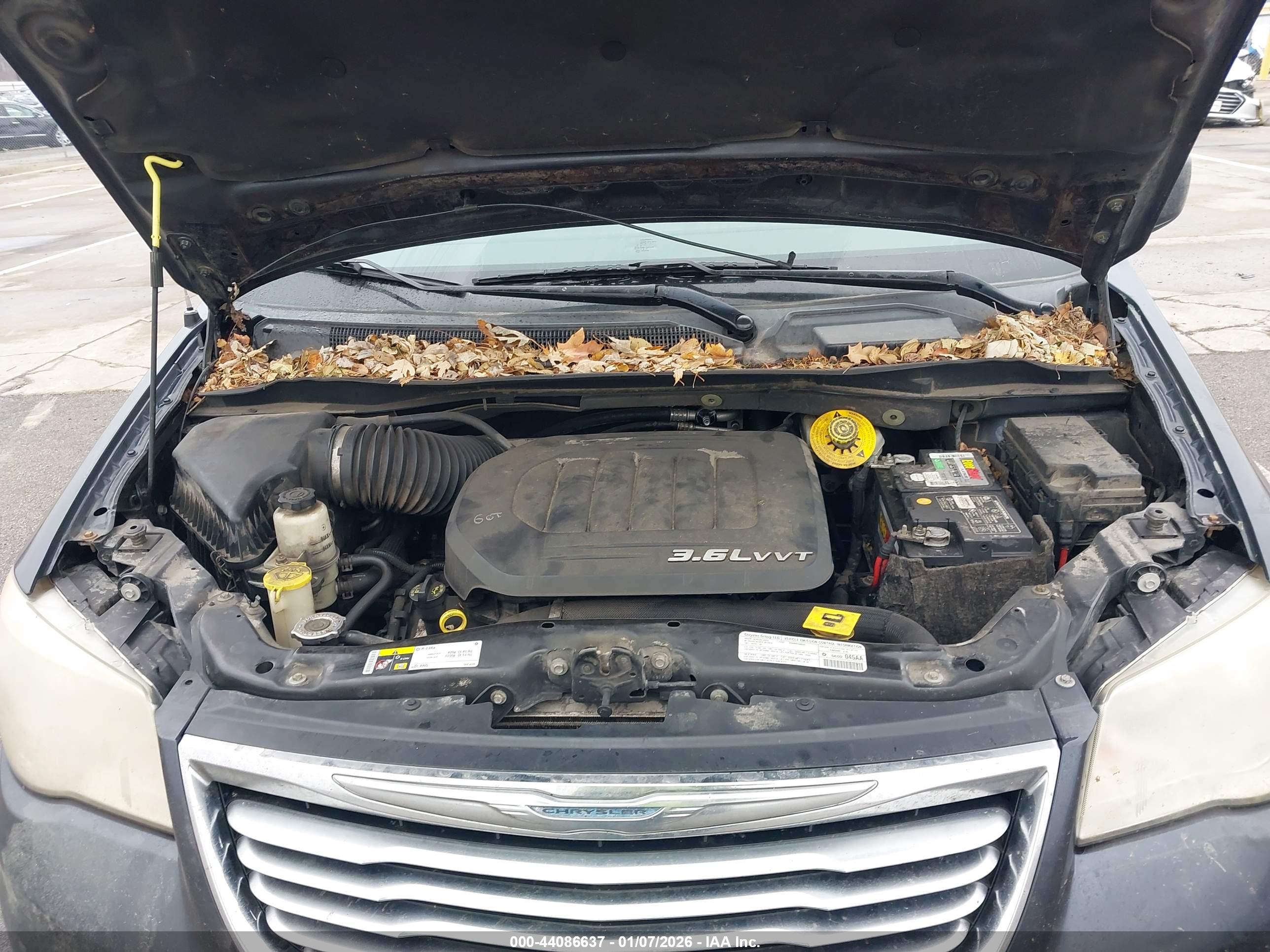 CHRYSLER TOWN image 10
