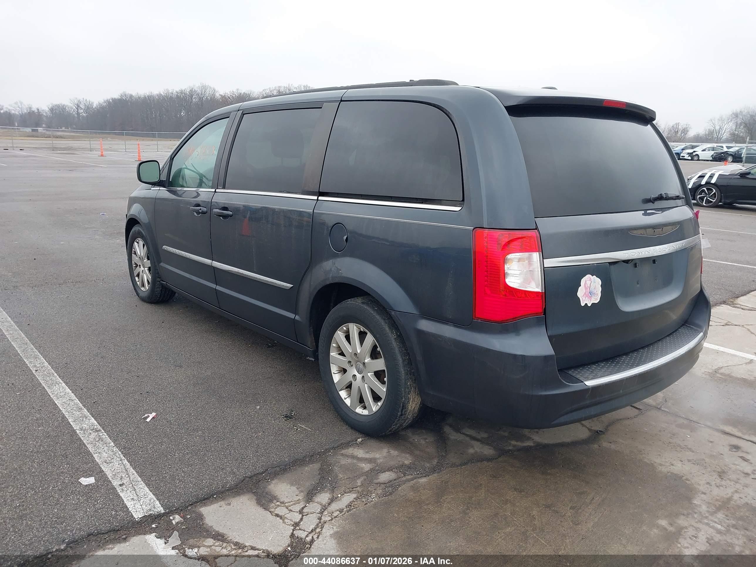 CHRYSLER TOWN image 3