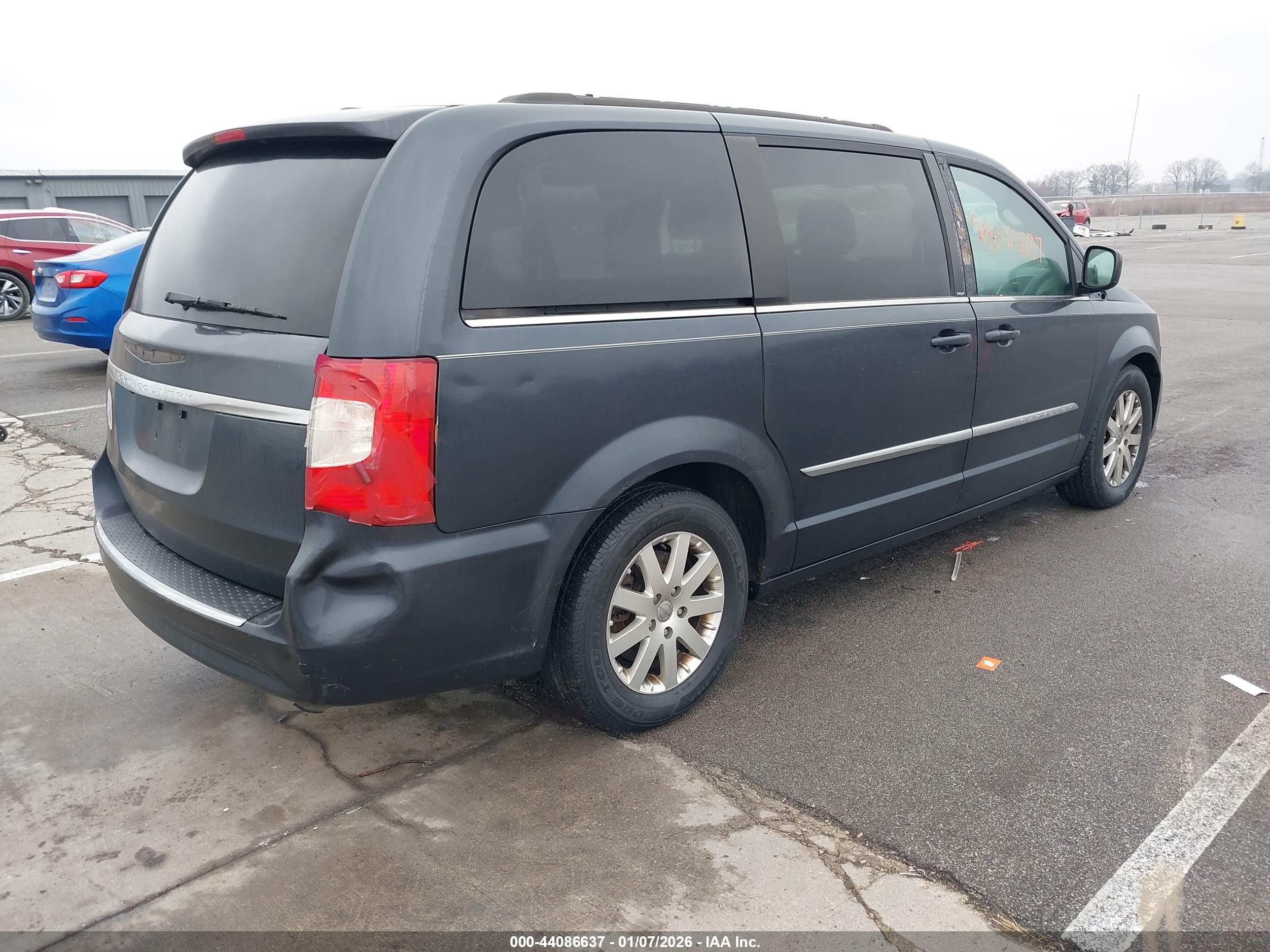 CHRYSLER TOWN image 4