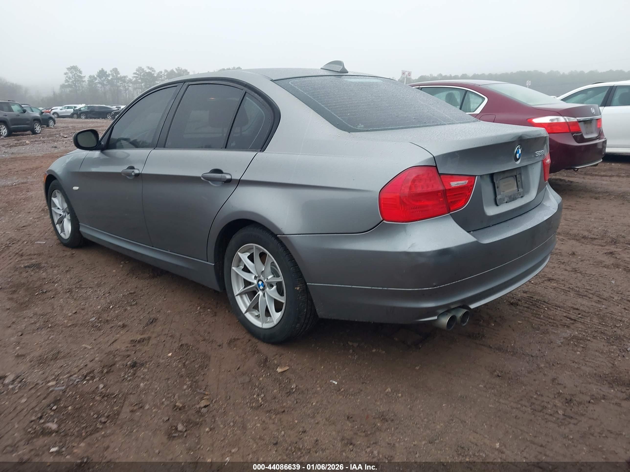 BMW 328I image 3
