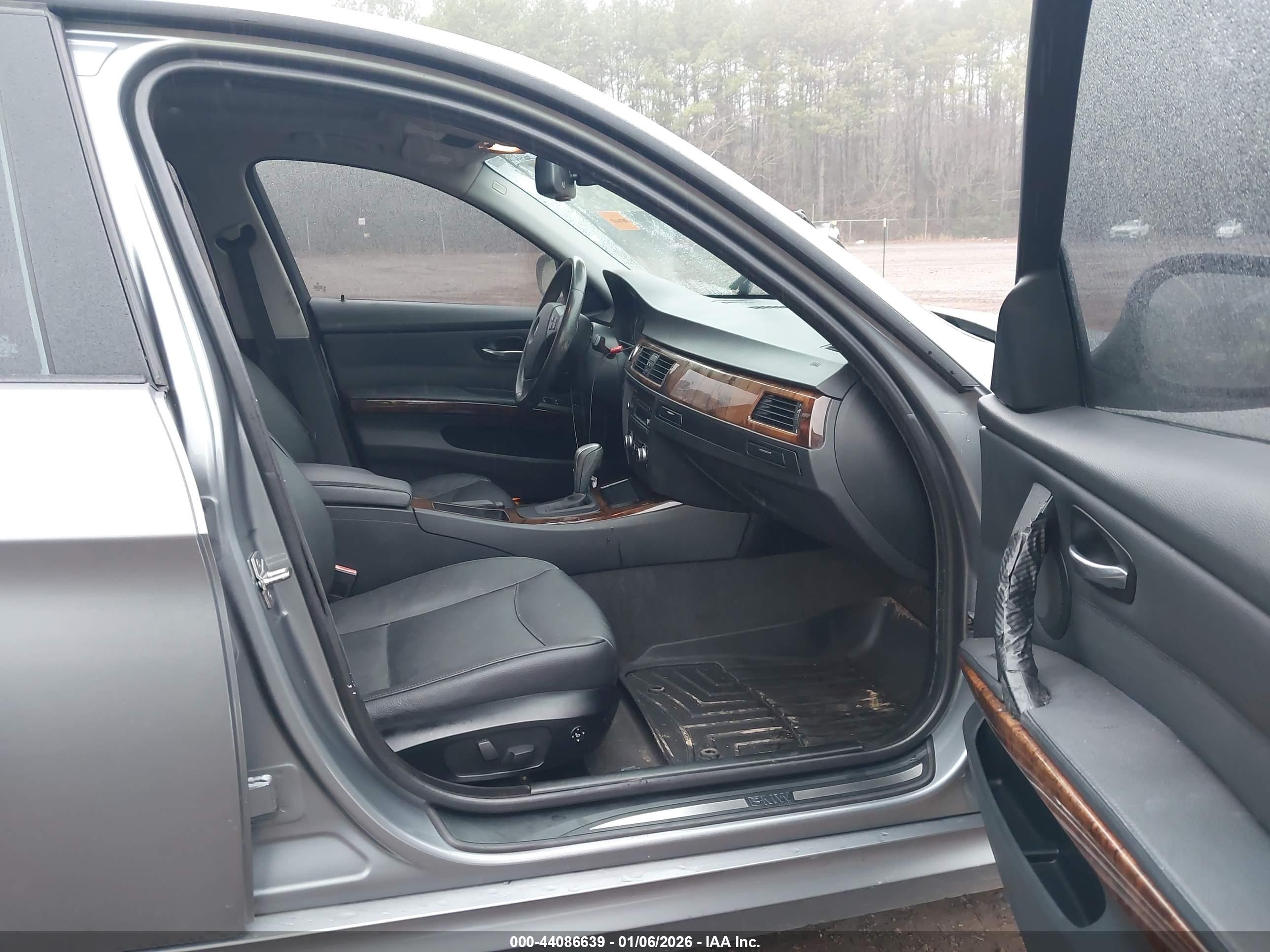 BMW 328I image 5