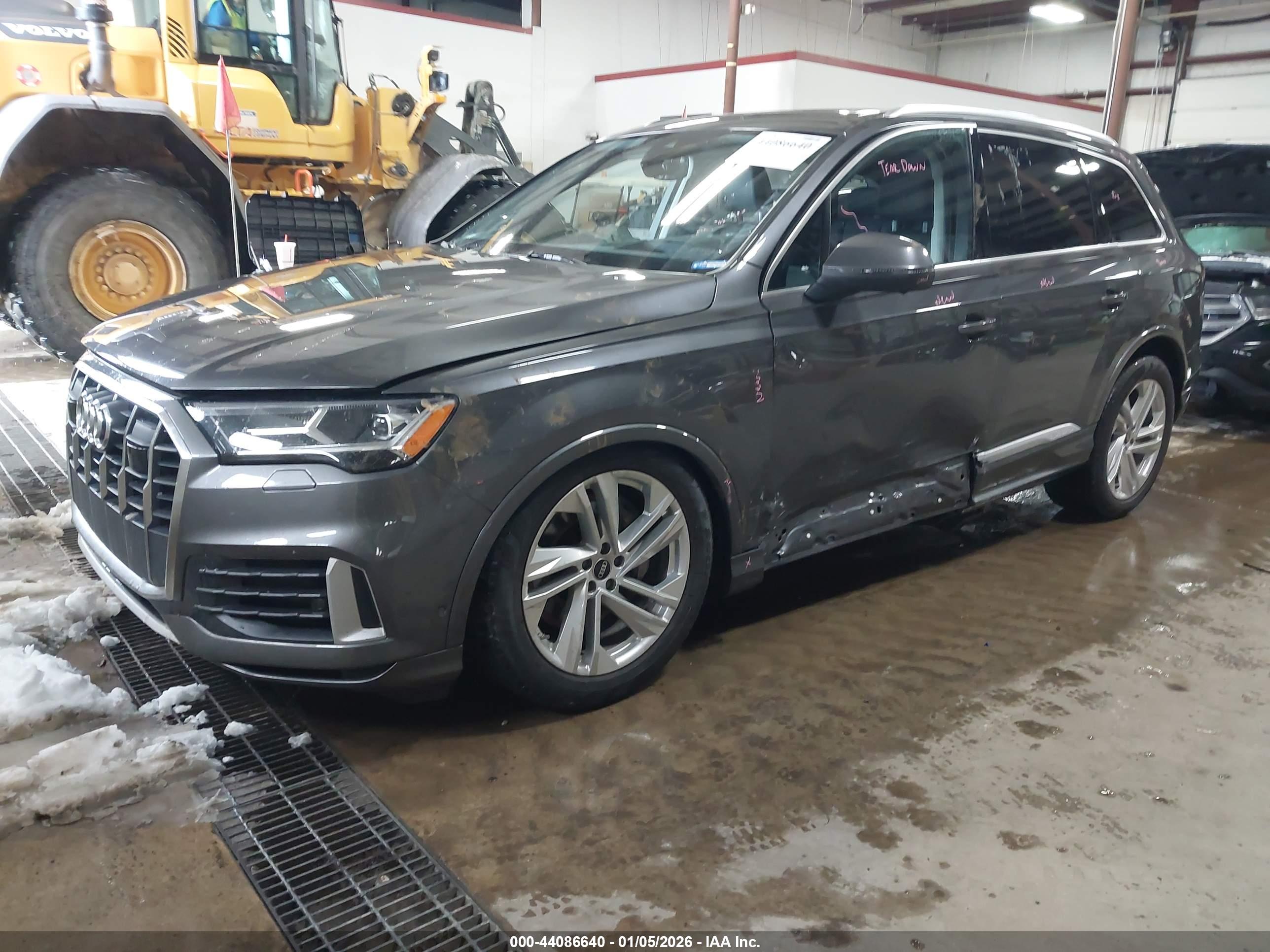 AUDI Q7 image 2