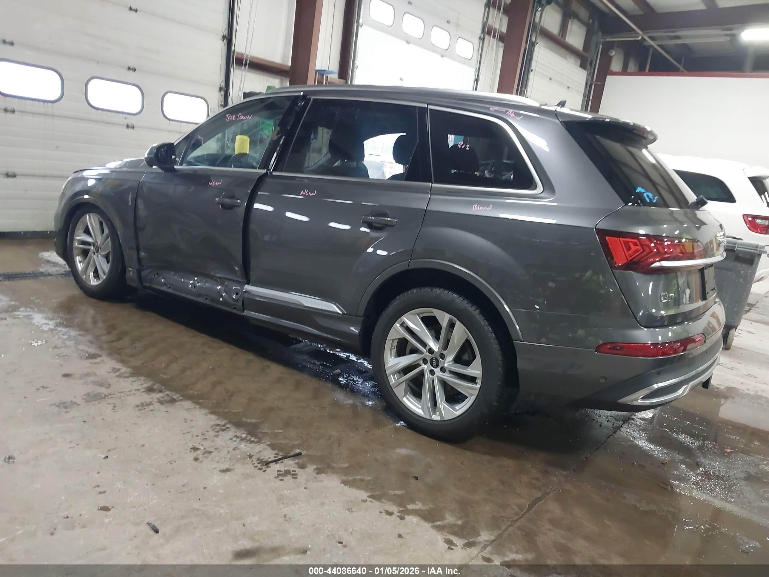 AUDI Q7 image 3