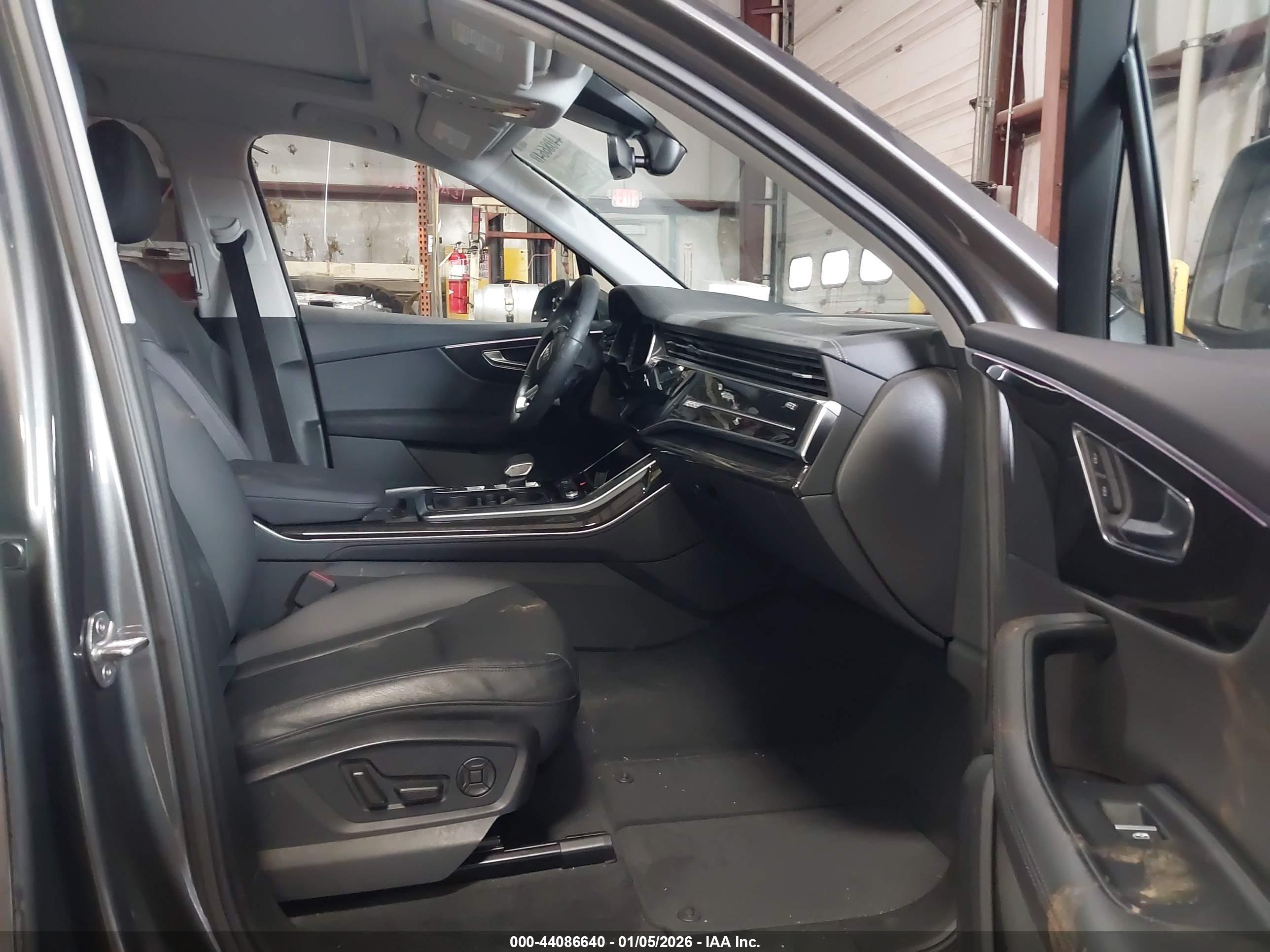 AUDI Q7 image 5
