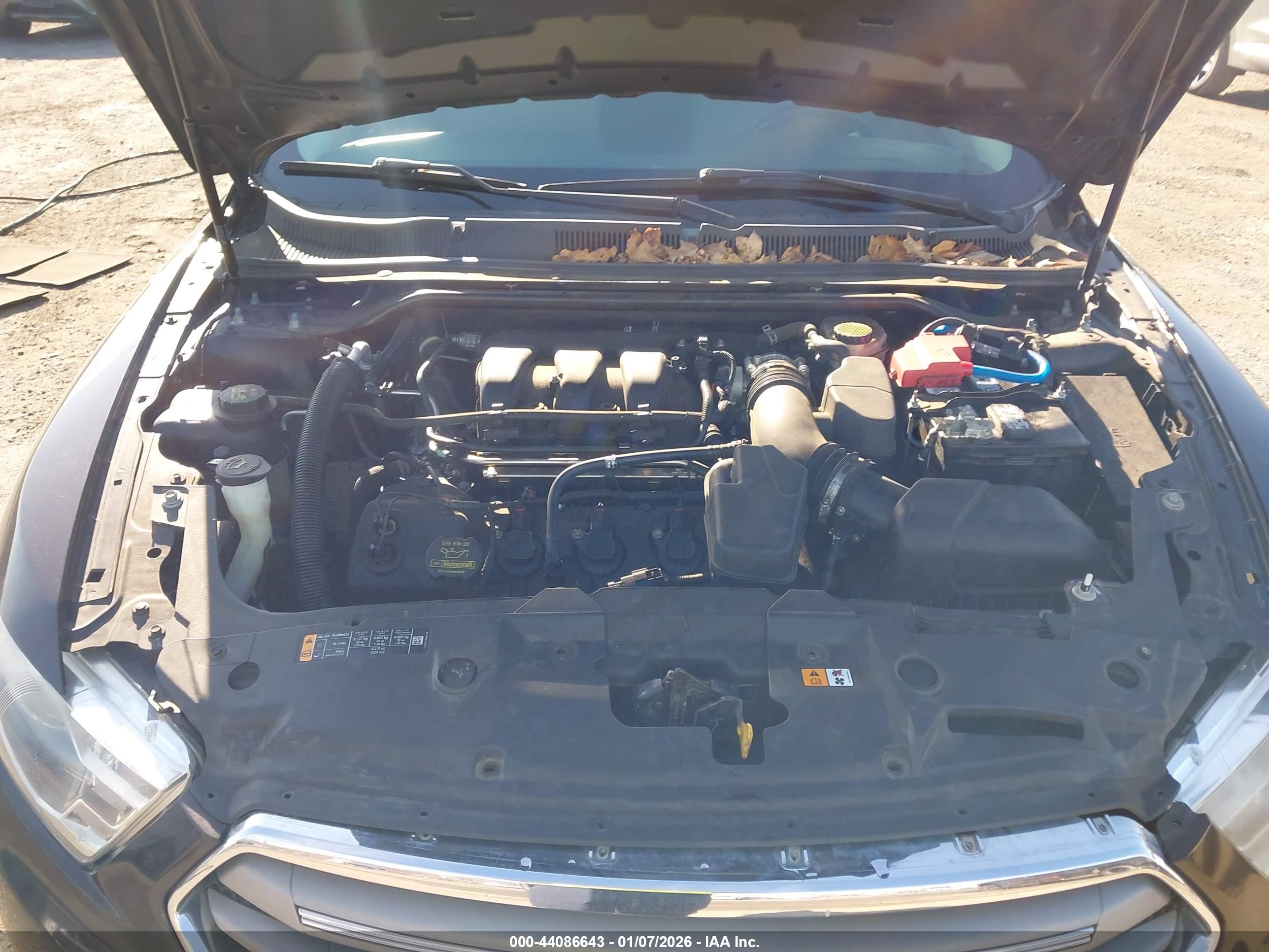 FORD TAURUS image 10