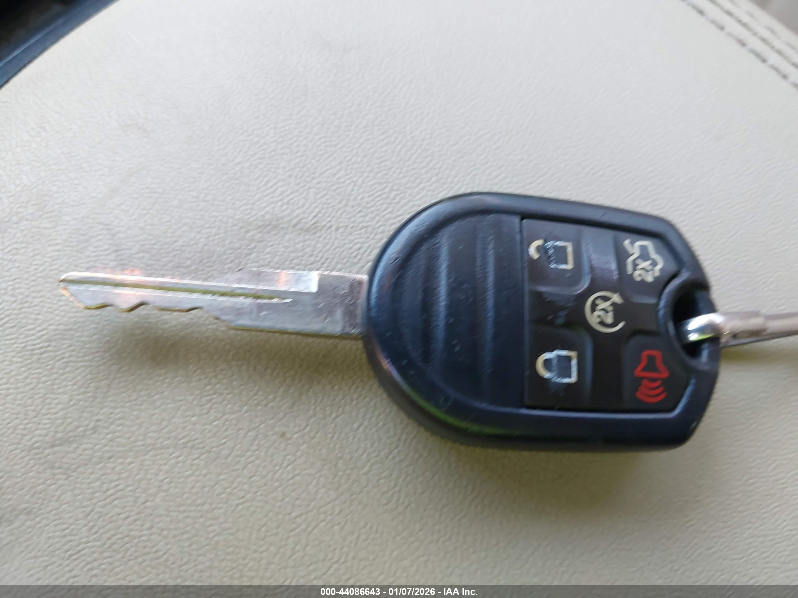 FORD TAURUS image 11