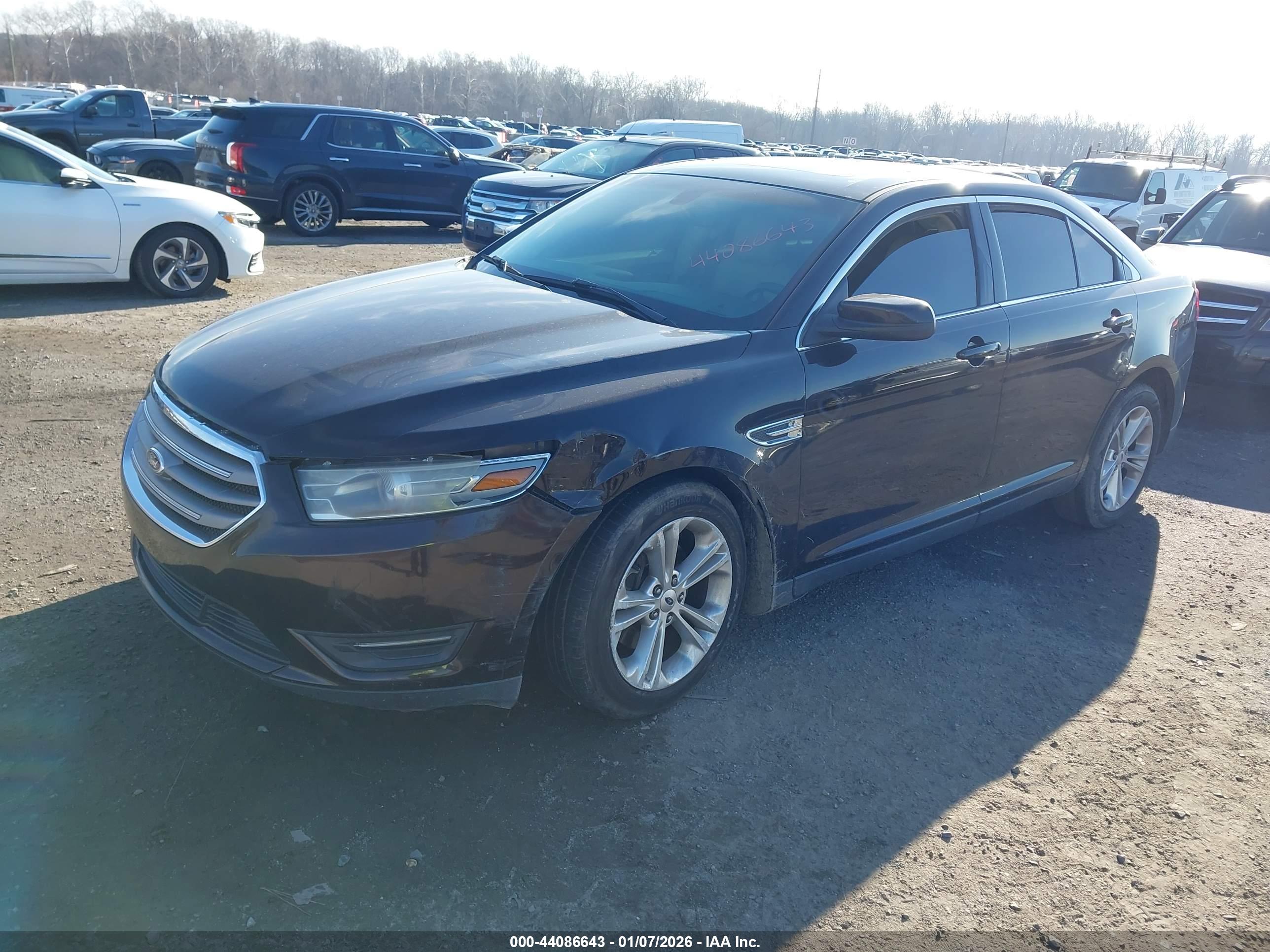 FORD TAURUS image 2
