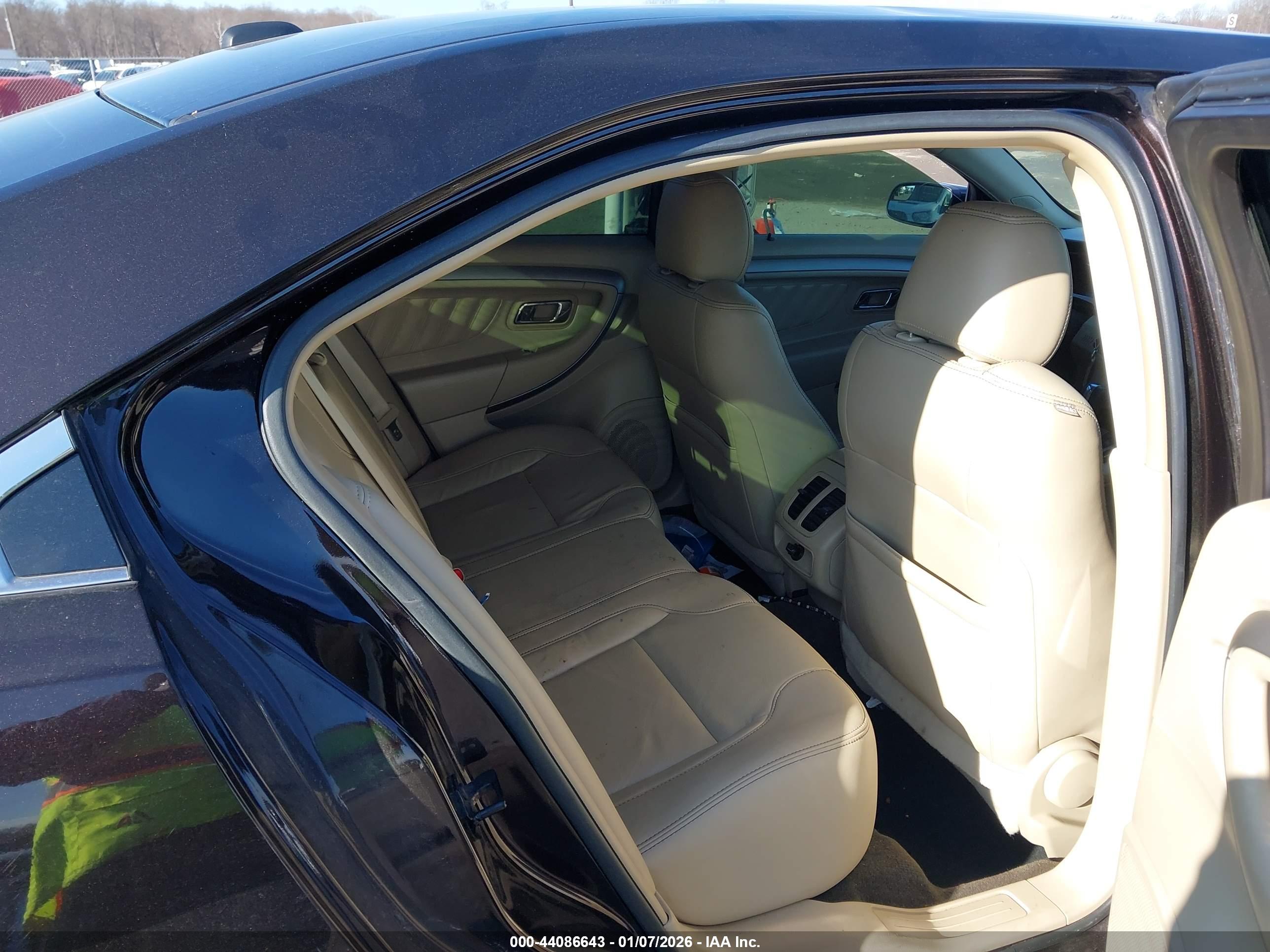 FORD TAURUS image 8