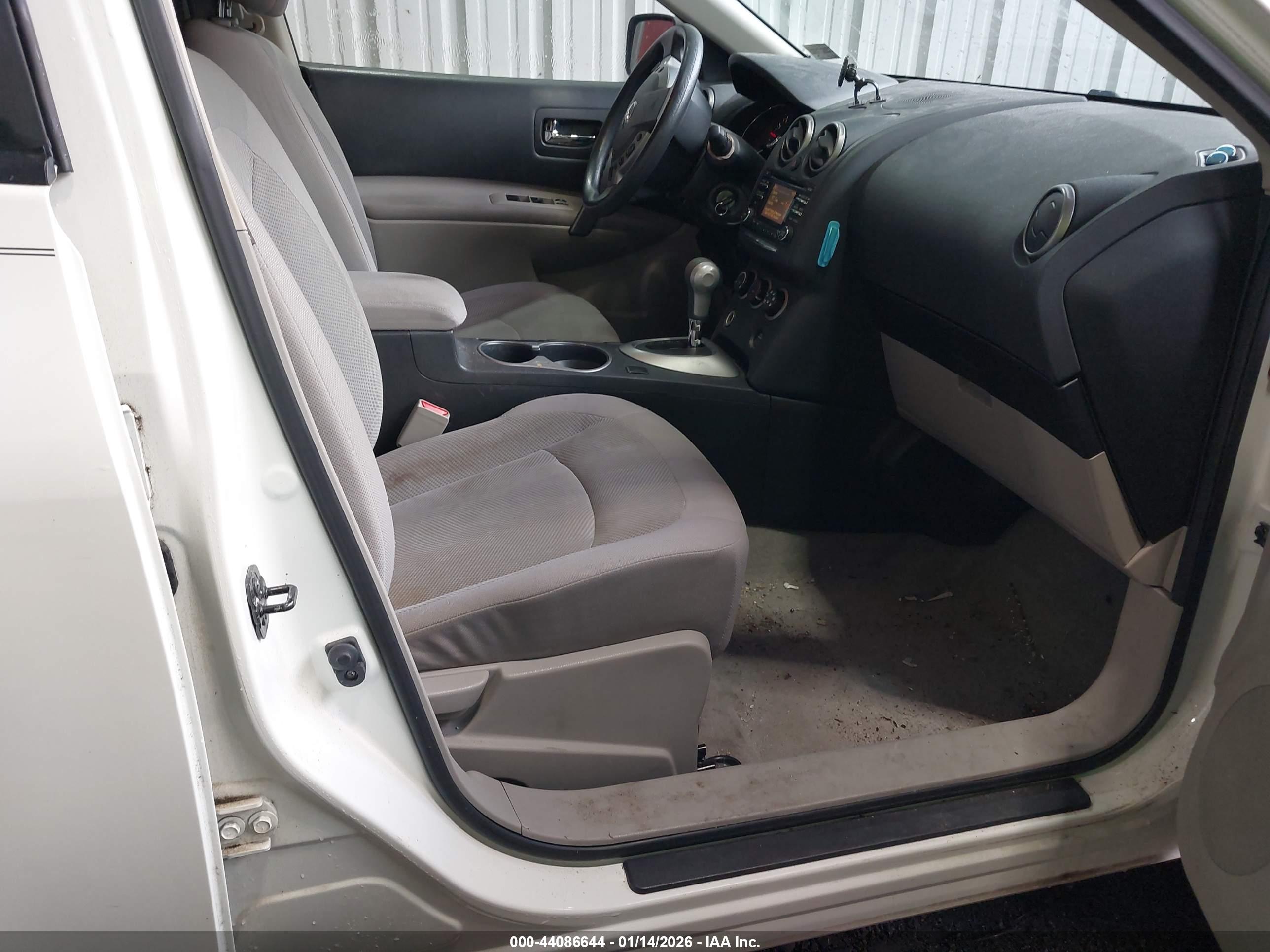 NISSAN ROGUE image 5