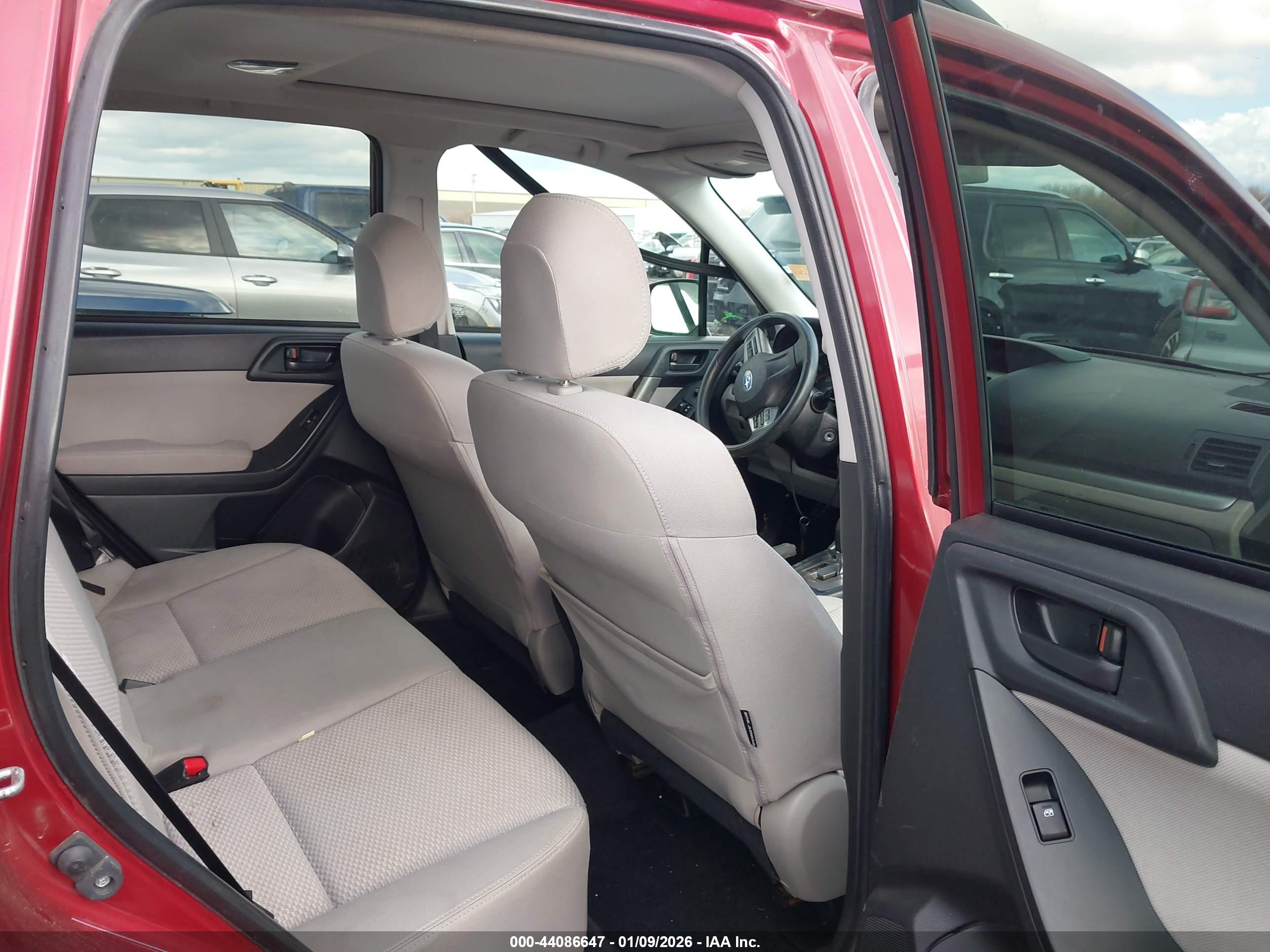 SUBARU FORESTER image 8