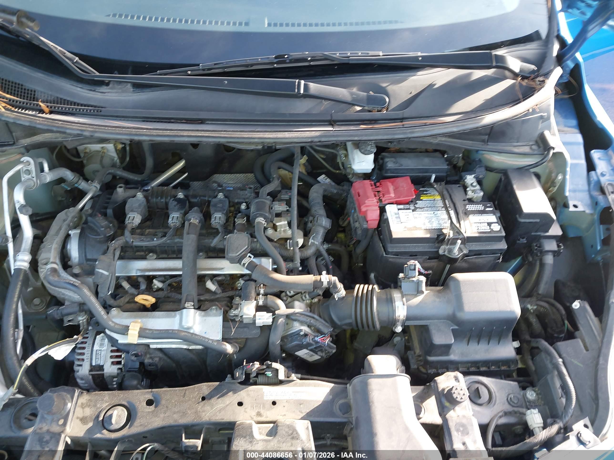 NISSAN VERSA image 10
