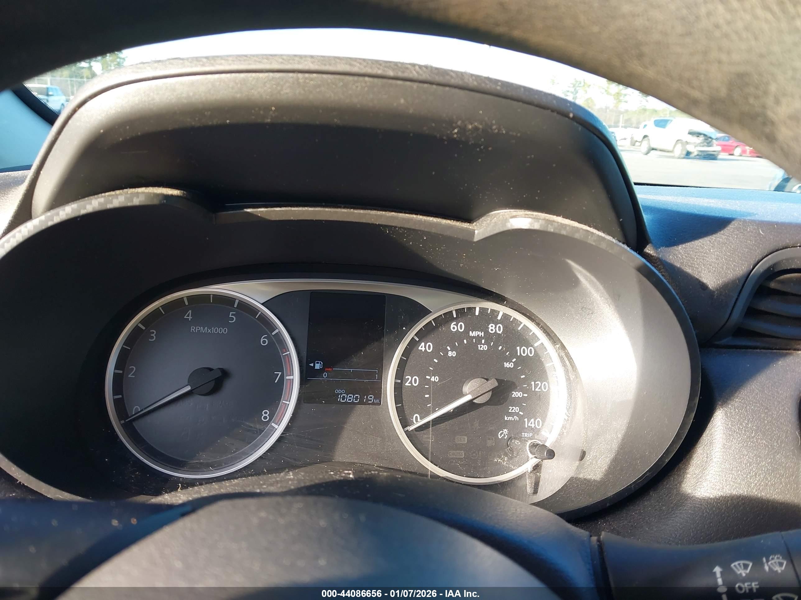 NISSAN VERSA image 7