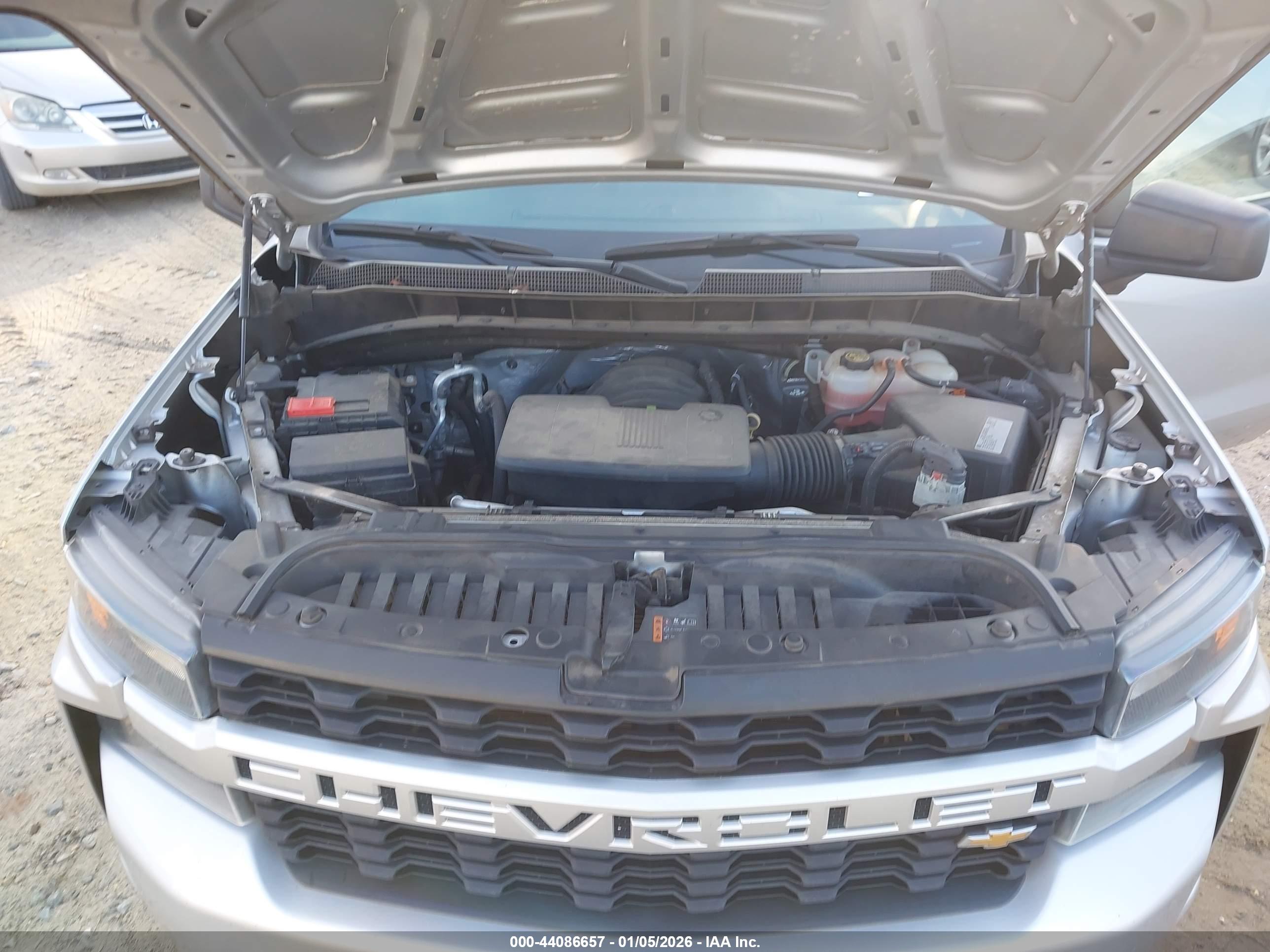 CHEVROLET SILVERADO image 10