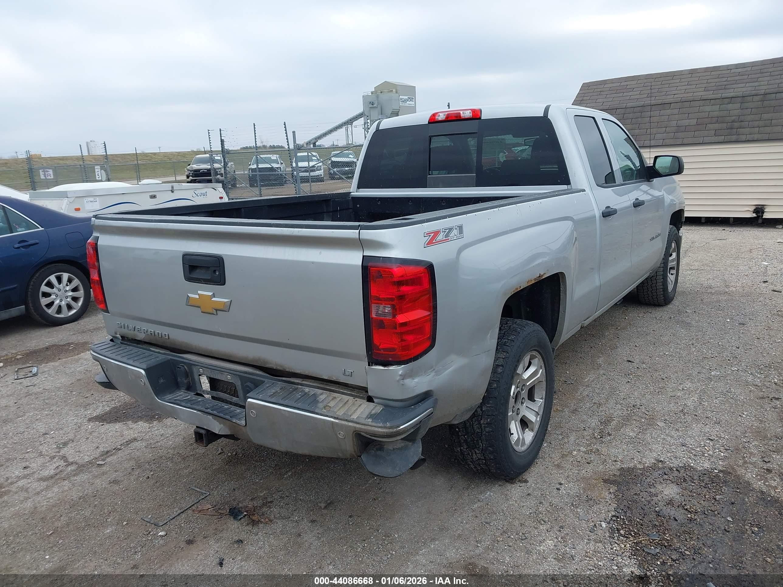 CHEVROLET SILVERADO image 4