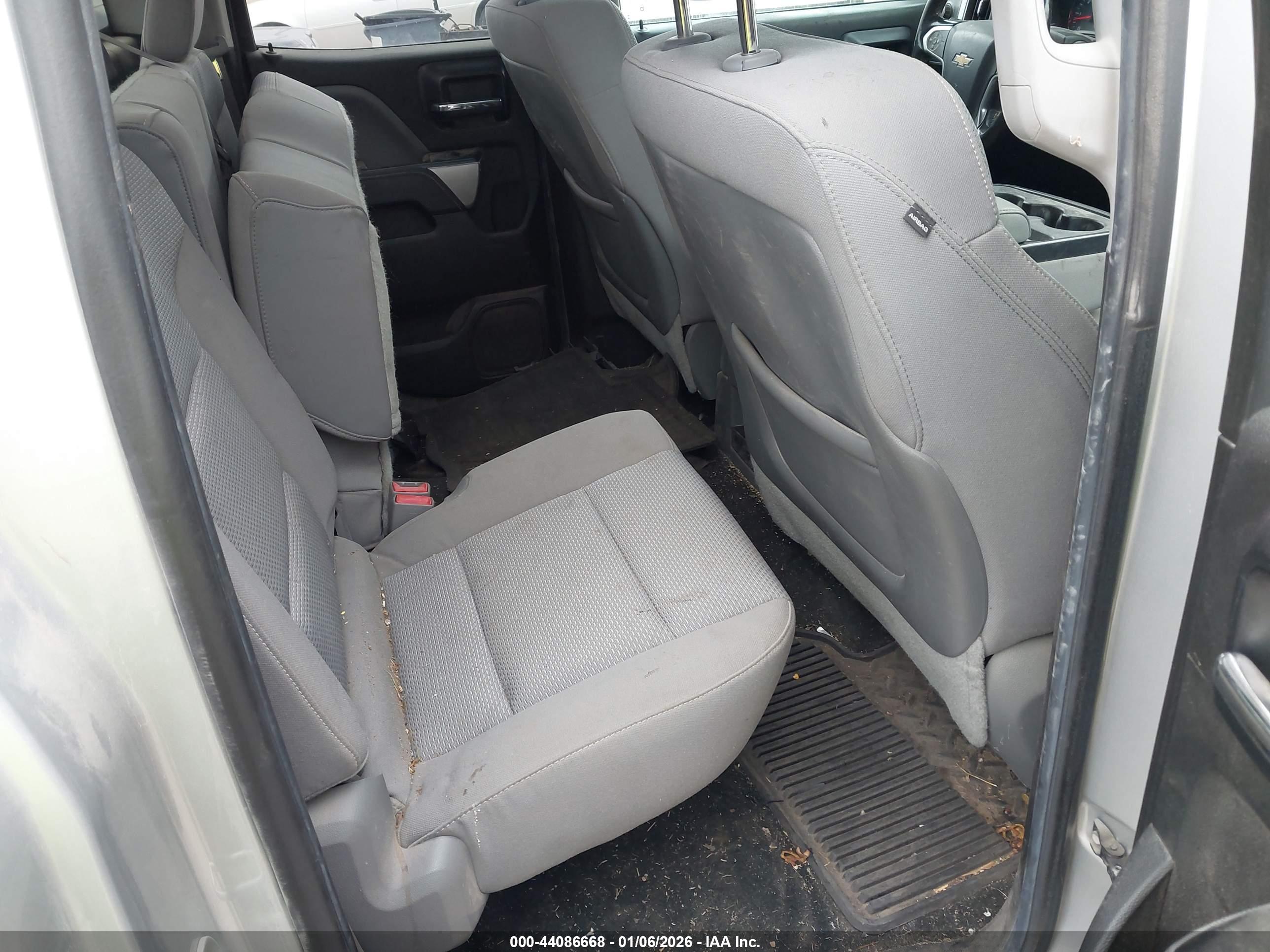 CHEVROLET SILVERADO image 8